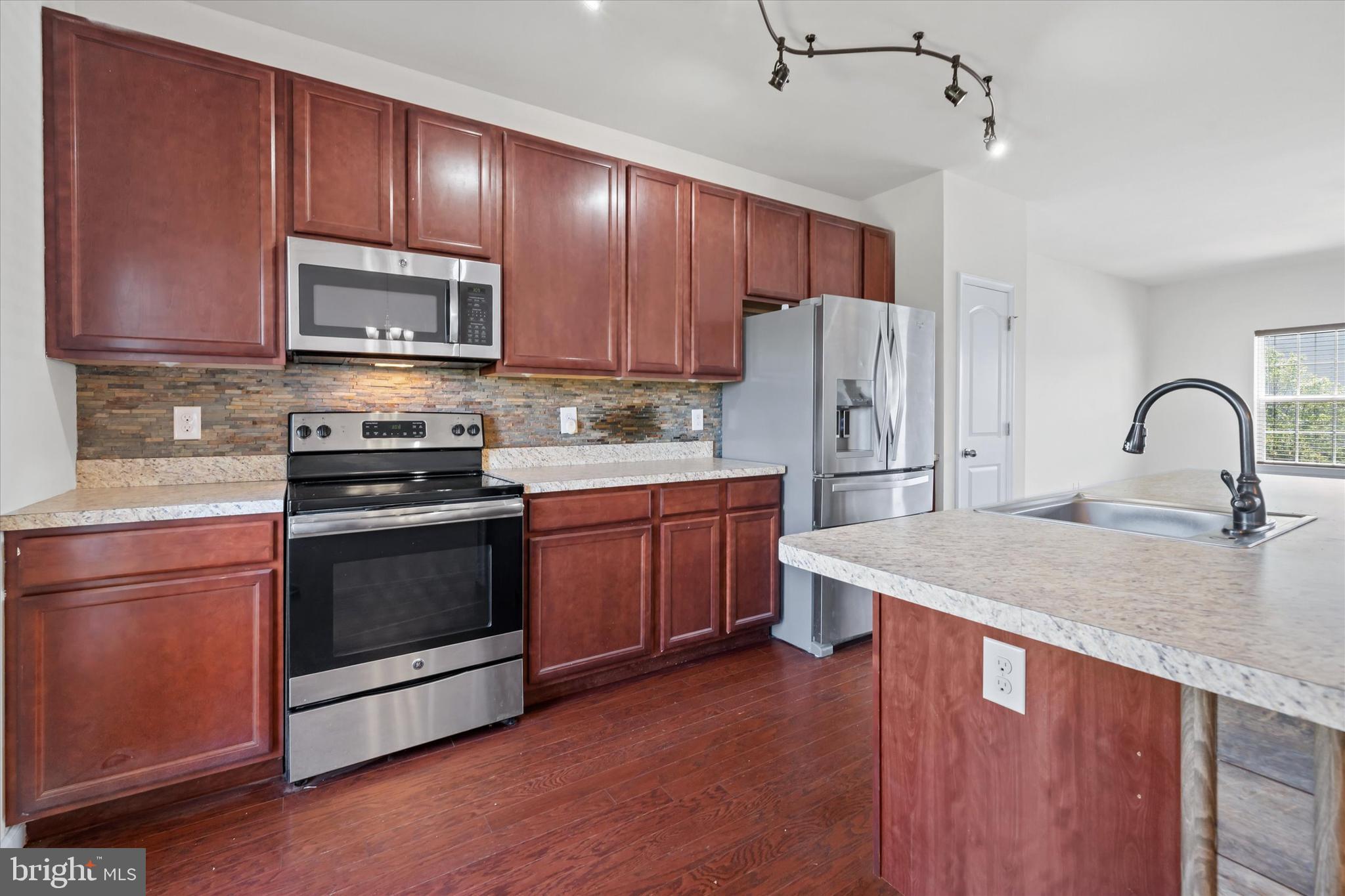 HYETTS CROSSING - Residential
