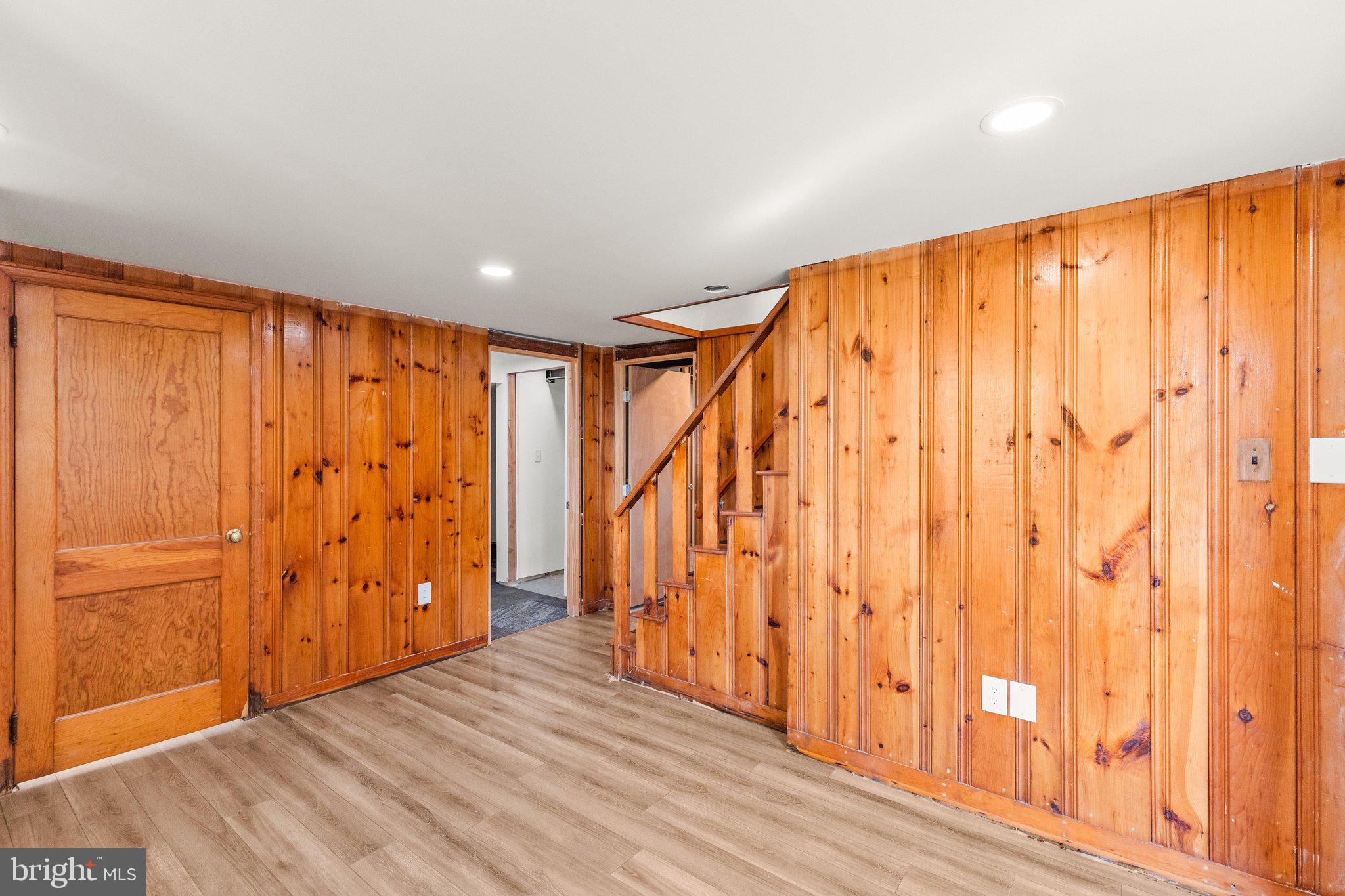 HOLLYWOOD HEIGHTS - Residential