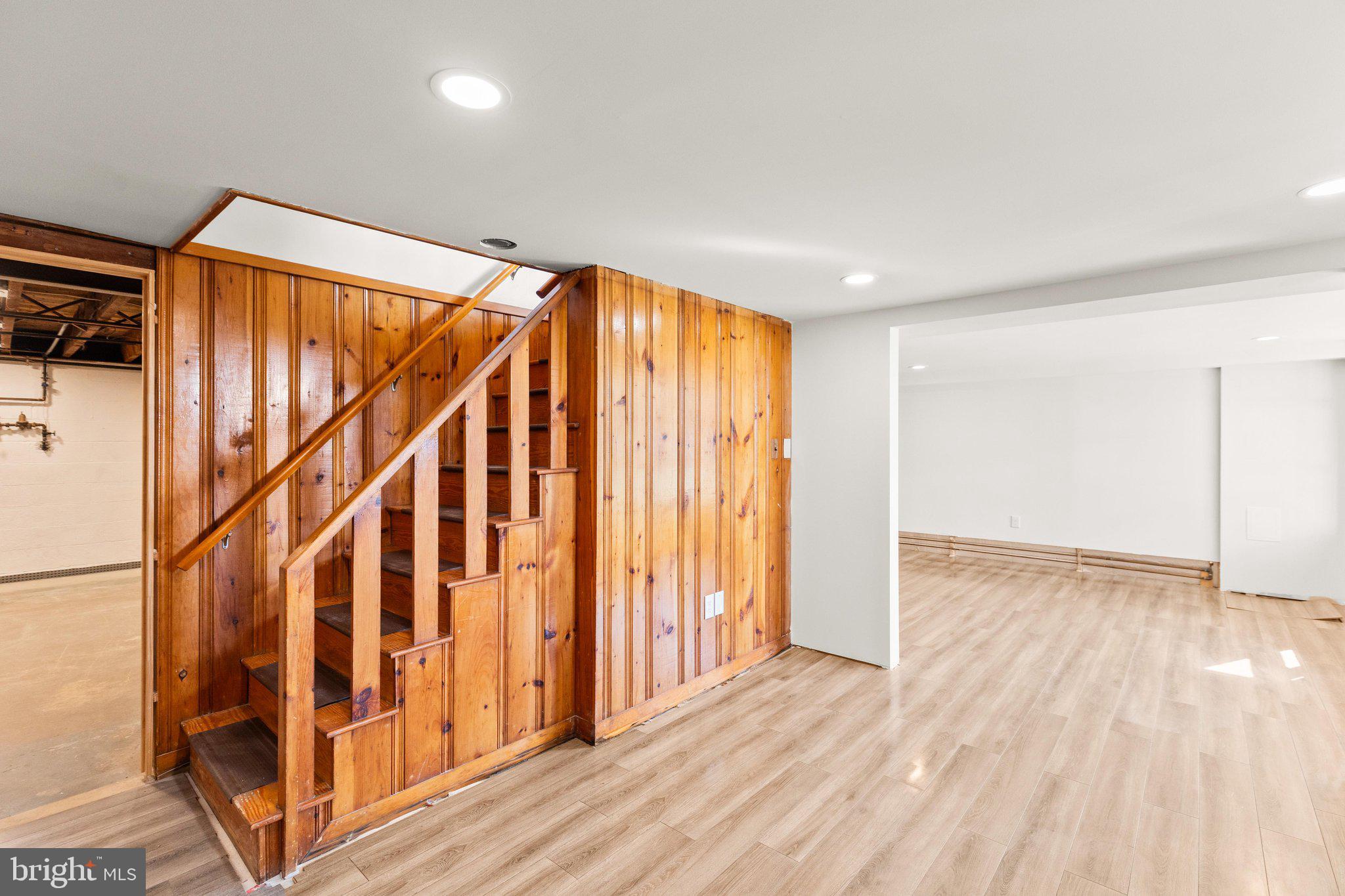 HOLLYWOOD HEIGHTS - Residential
