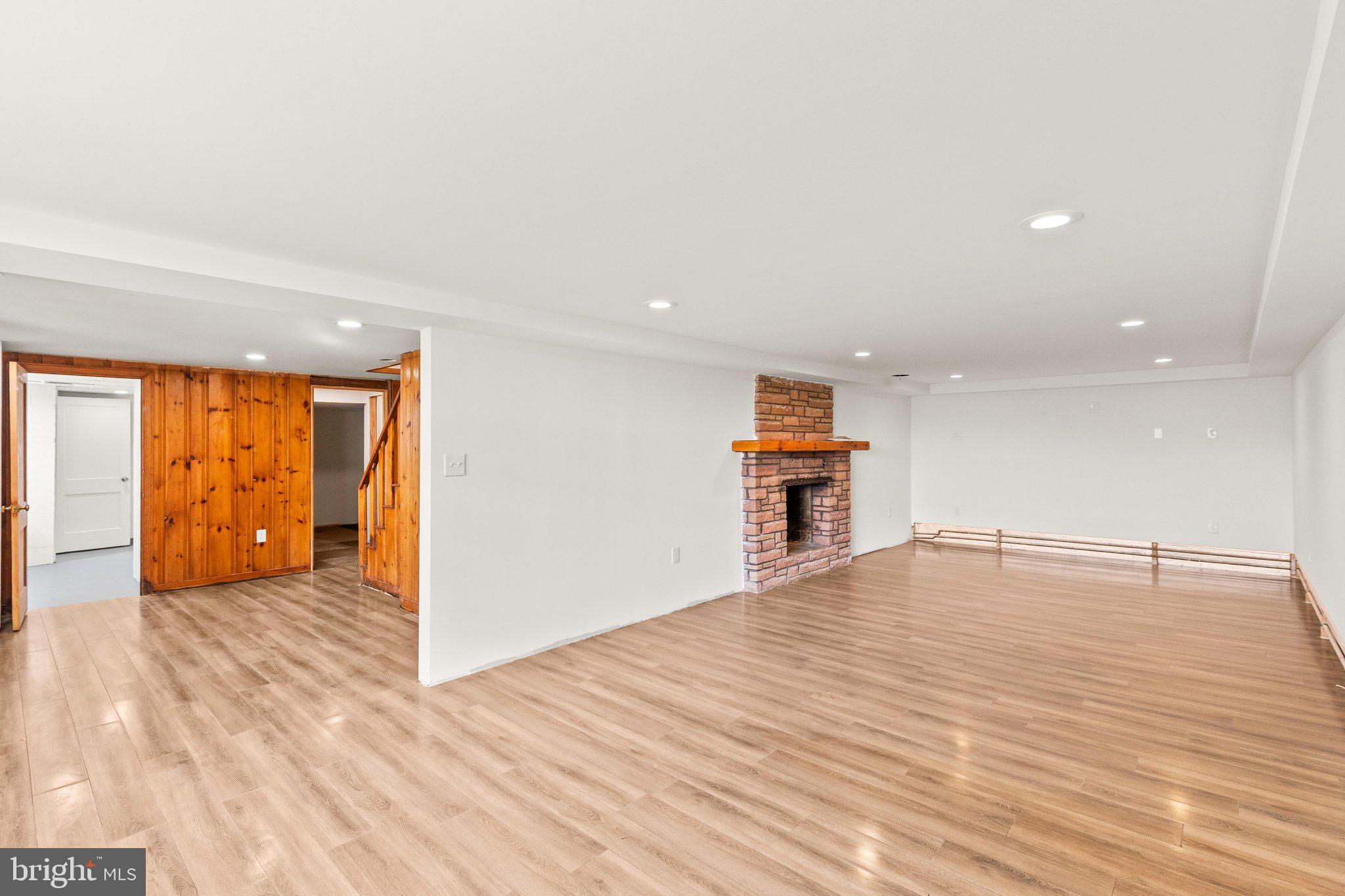 HOLLYWOOD HEIGHTS - Residential