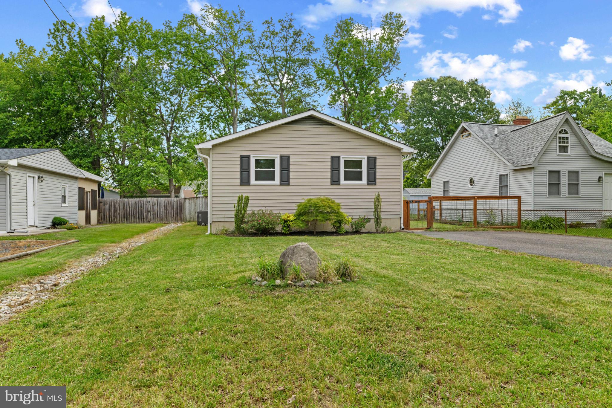 FRANKLIN MANOR BEACH - Residential
