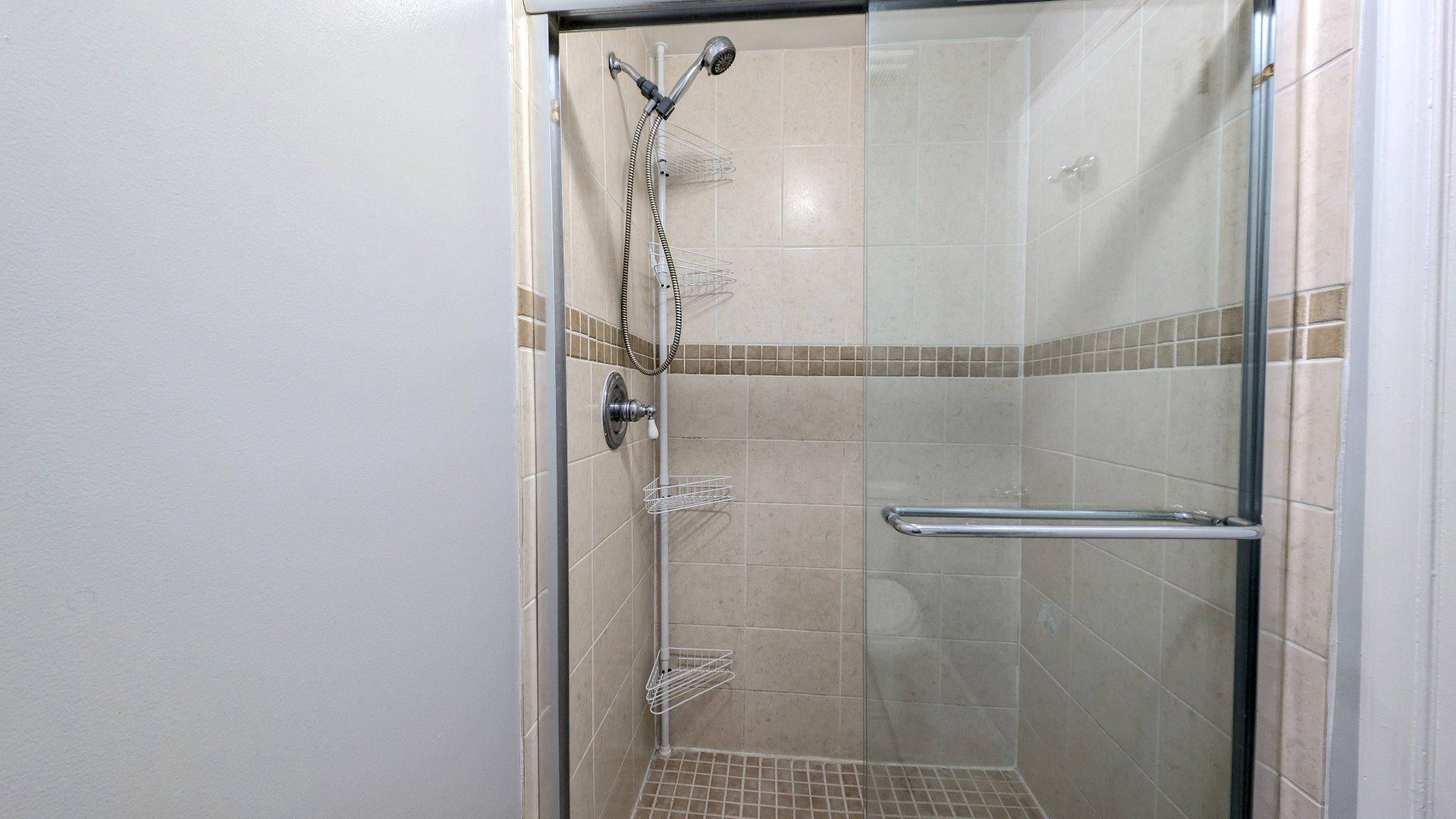 GUNNERS VIEW - Residential Lease