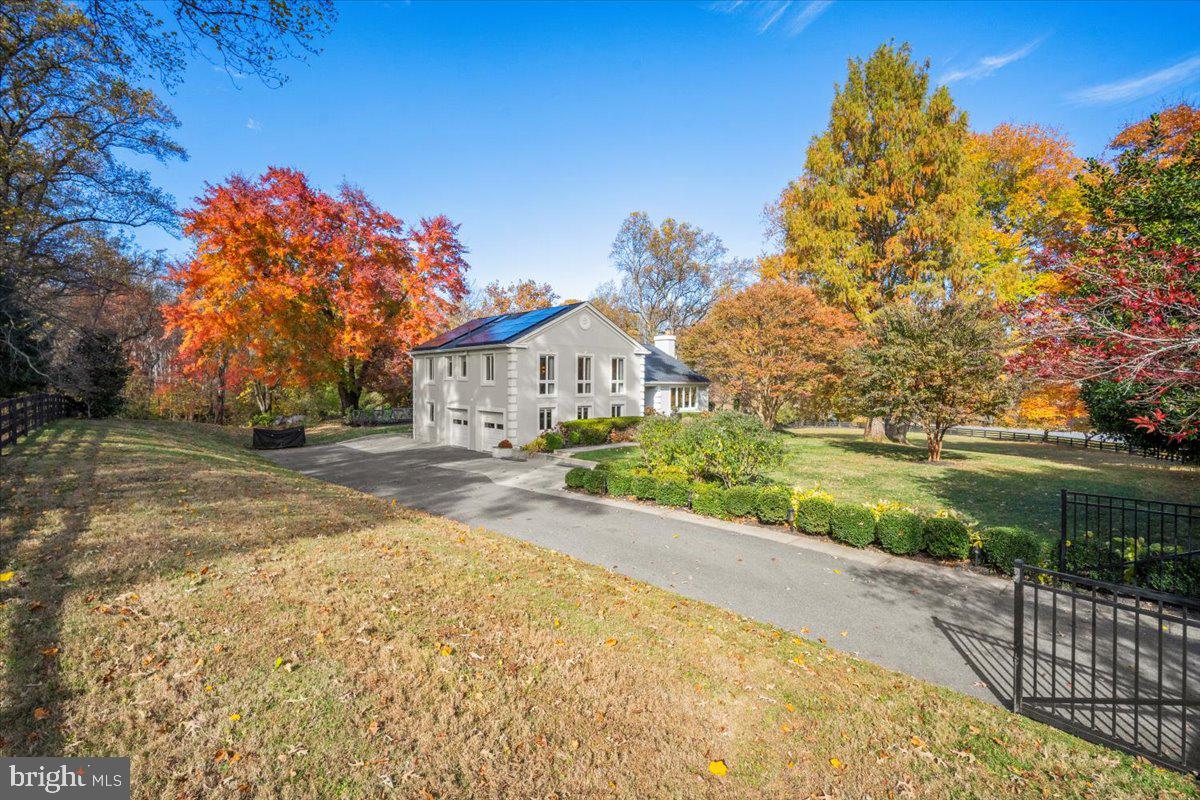 POTOMAC OUTSIDE - Residential