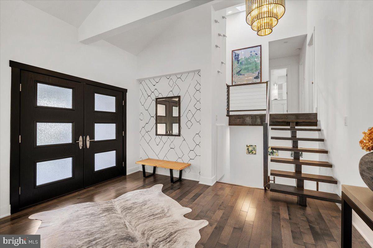 POTOMAC OUTSIDE - Residential