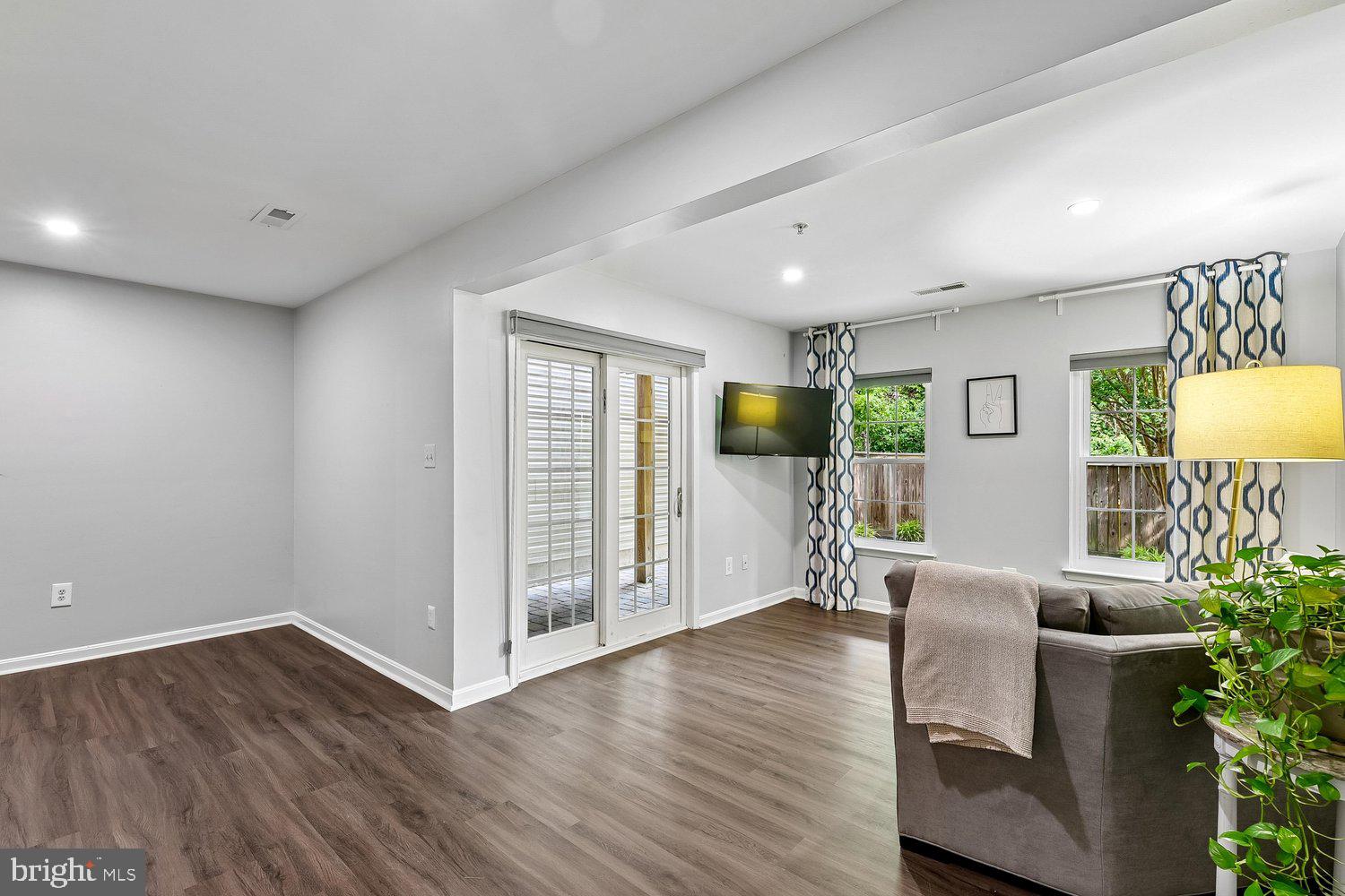 CROFTON FARMS - Residential