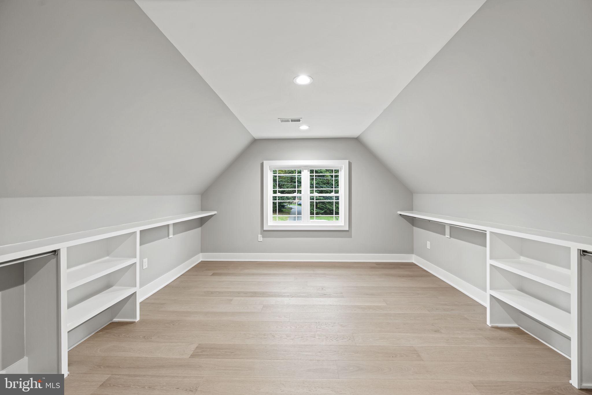 PLEASANT RIDGE - Residential