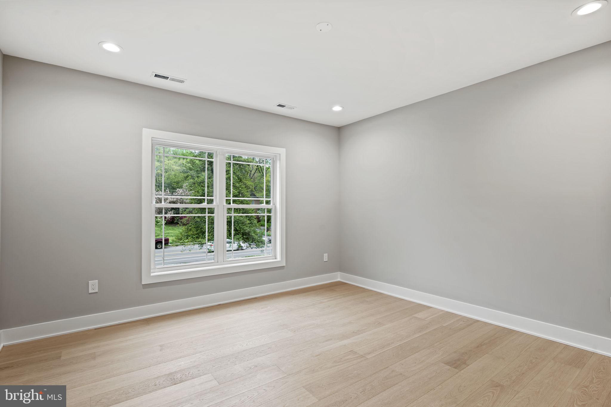 PLEASANT RIDGE - Residential