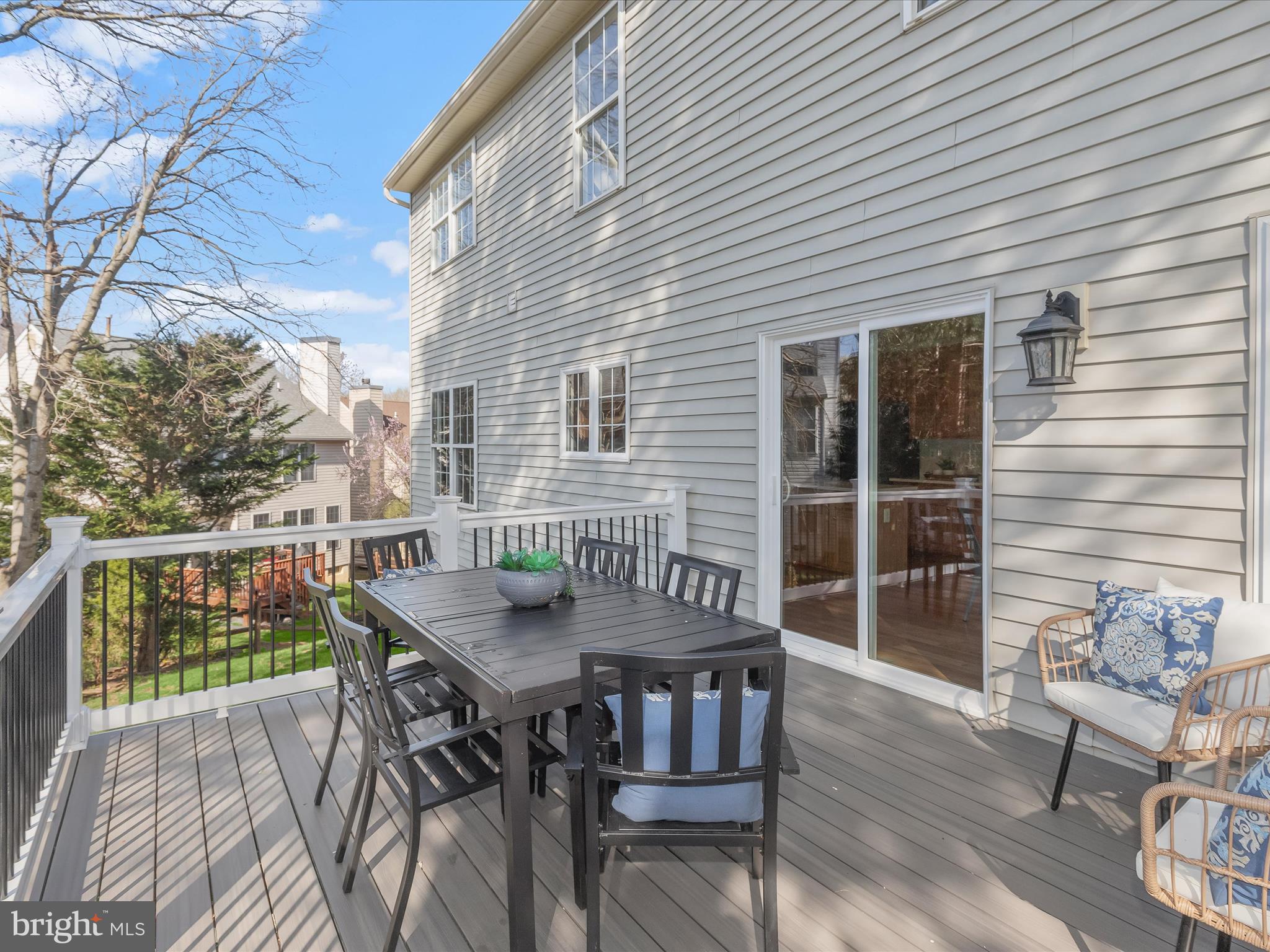 RIVER HILL - Residential