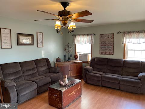 WINDSOR TWP - Residential