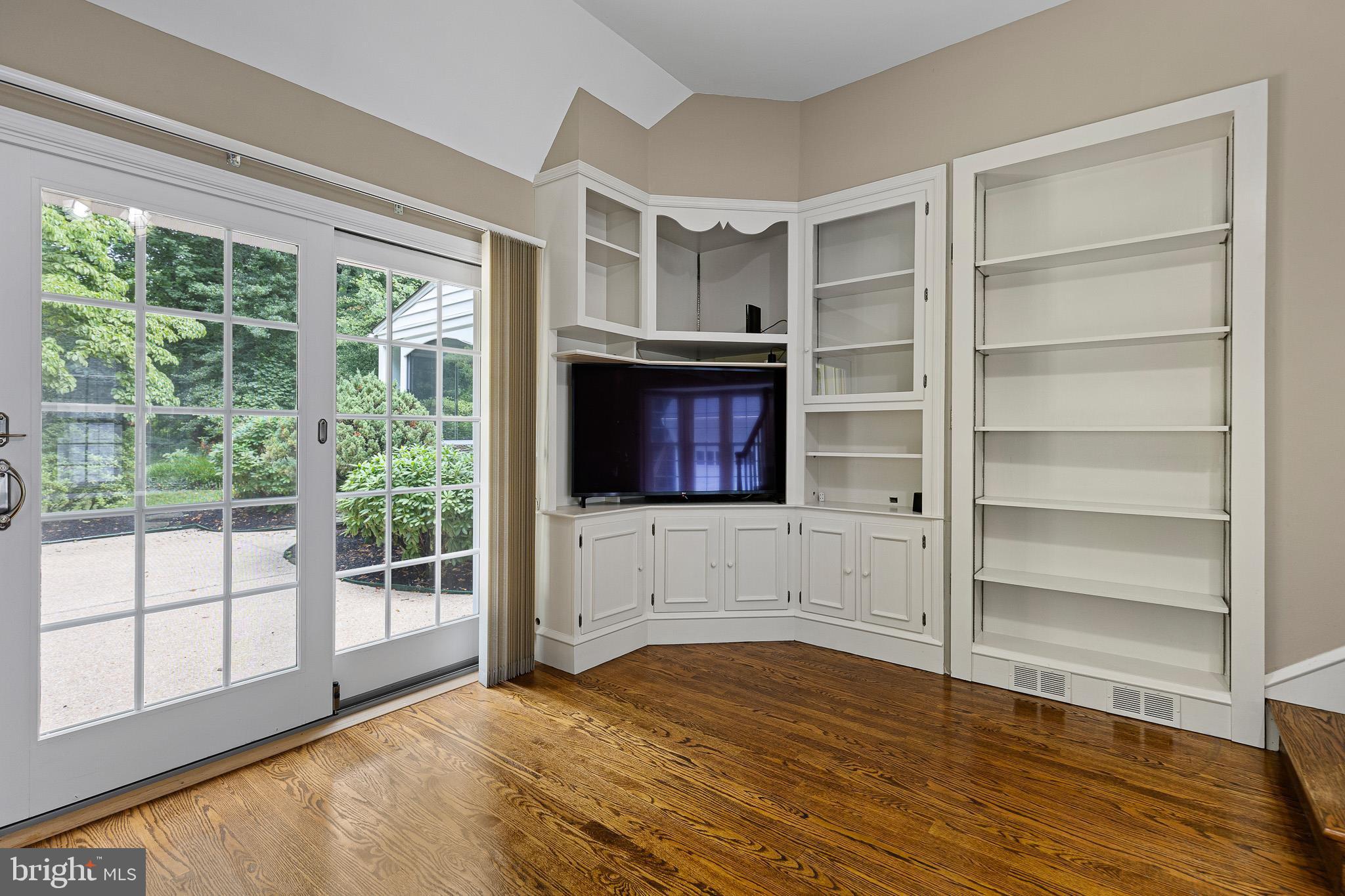 WESTWOOD MANOR - Residential