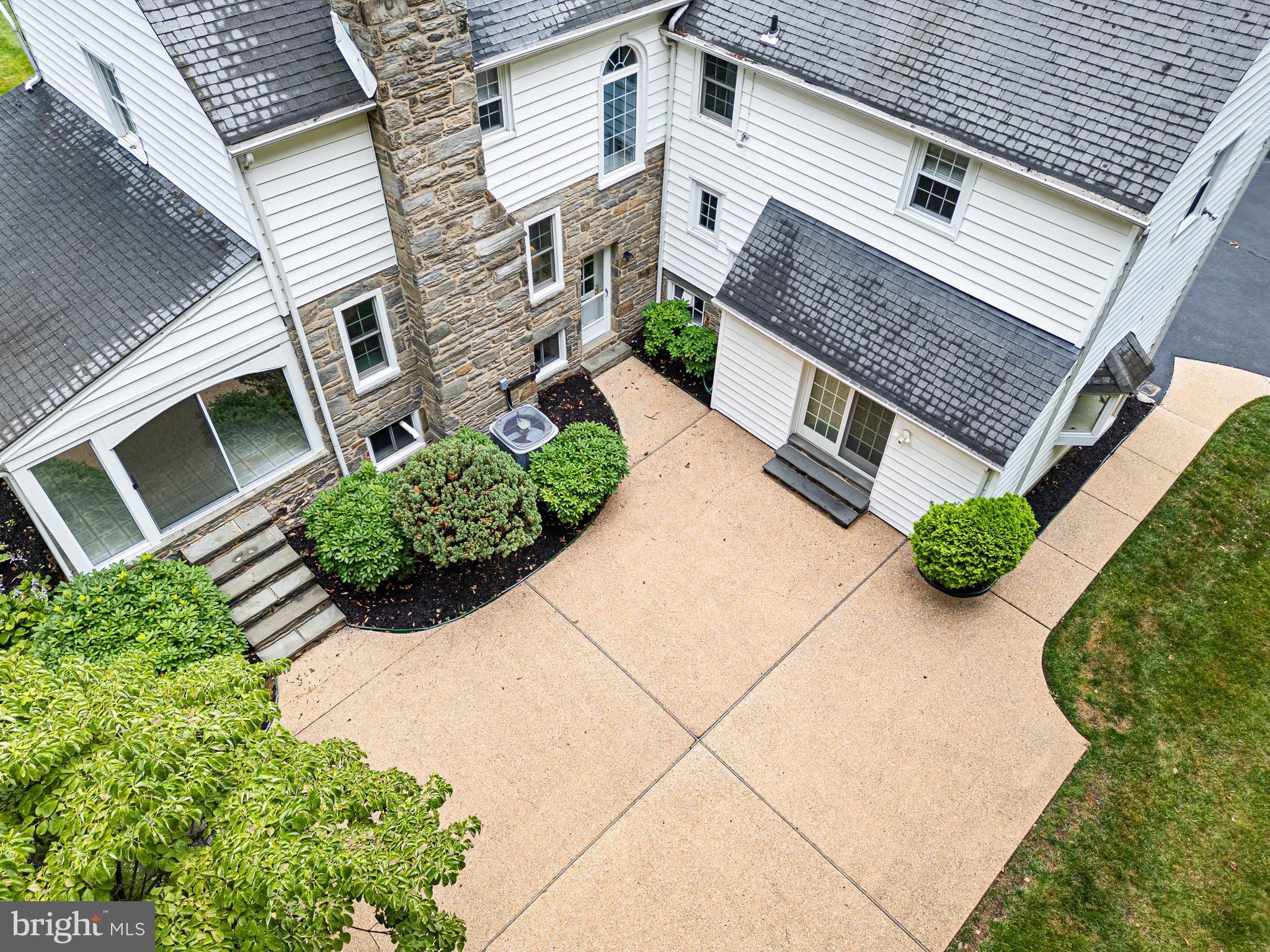 WESTWOOD MANOR - Residential