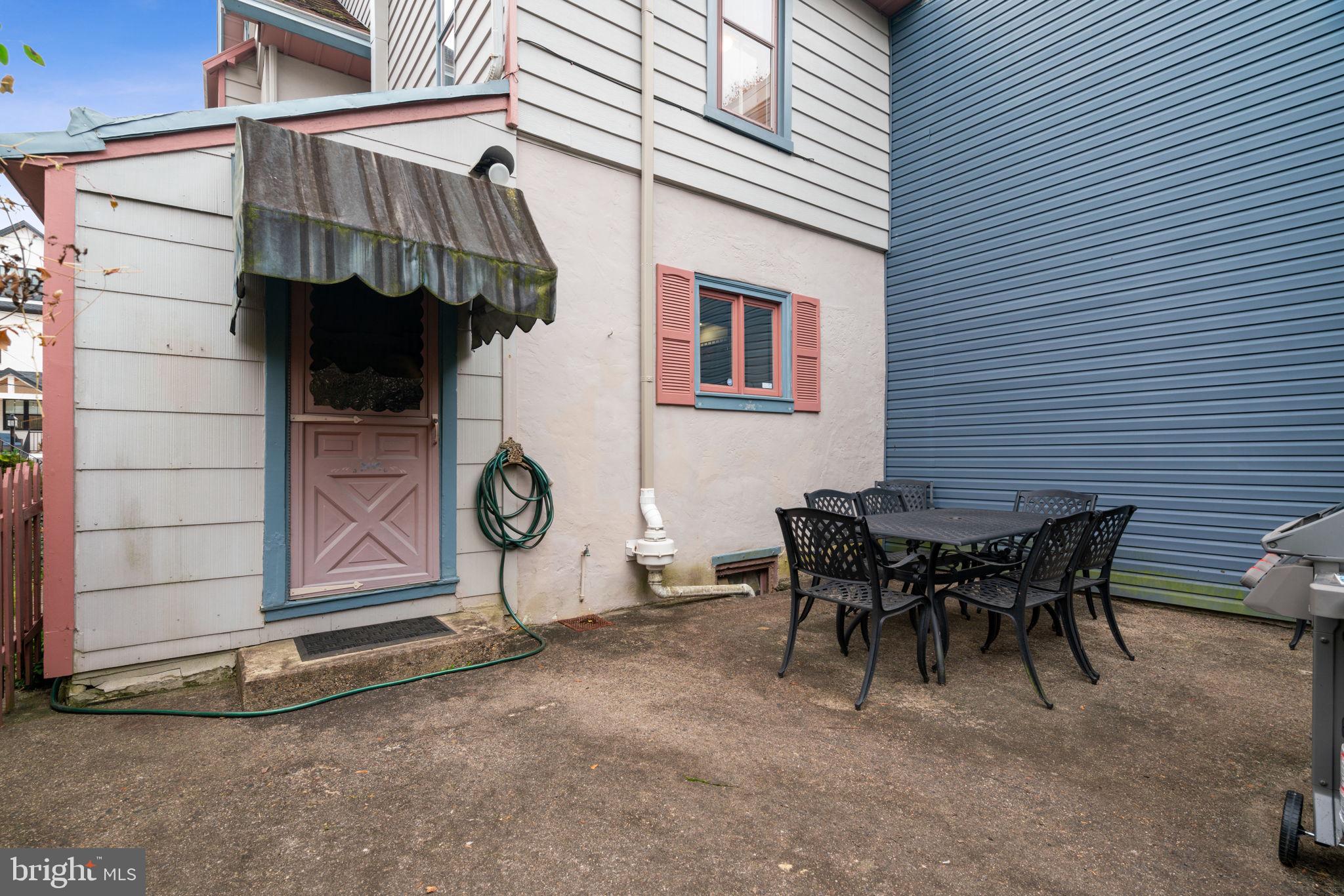 ROXBOROUGH - Residential