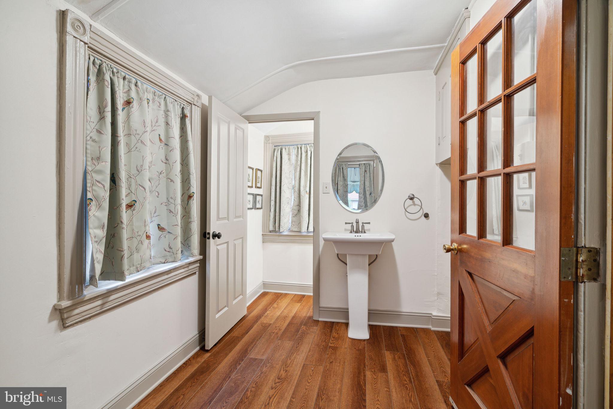 ROXBOROUGH - Residential