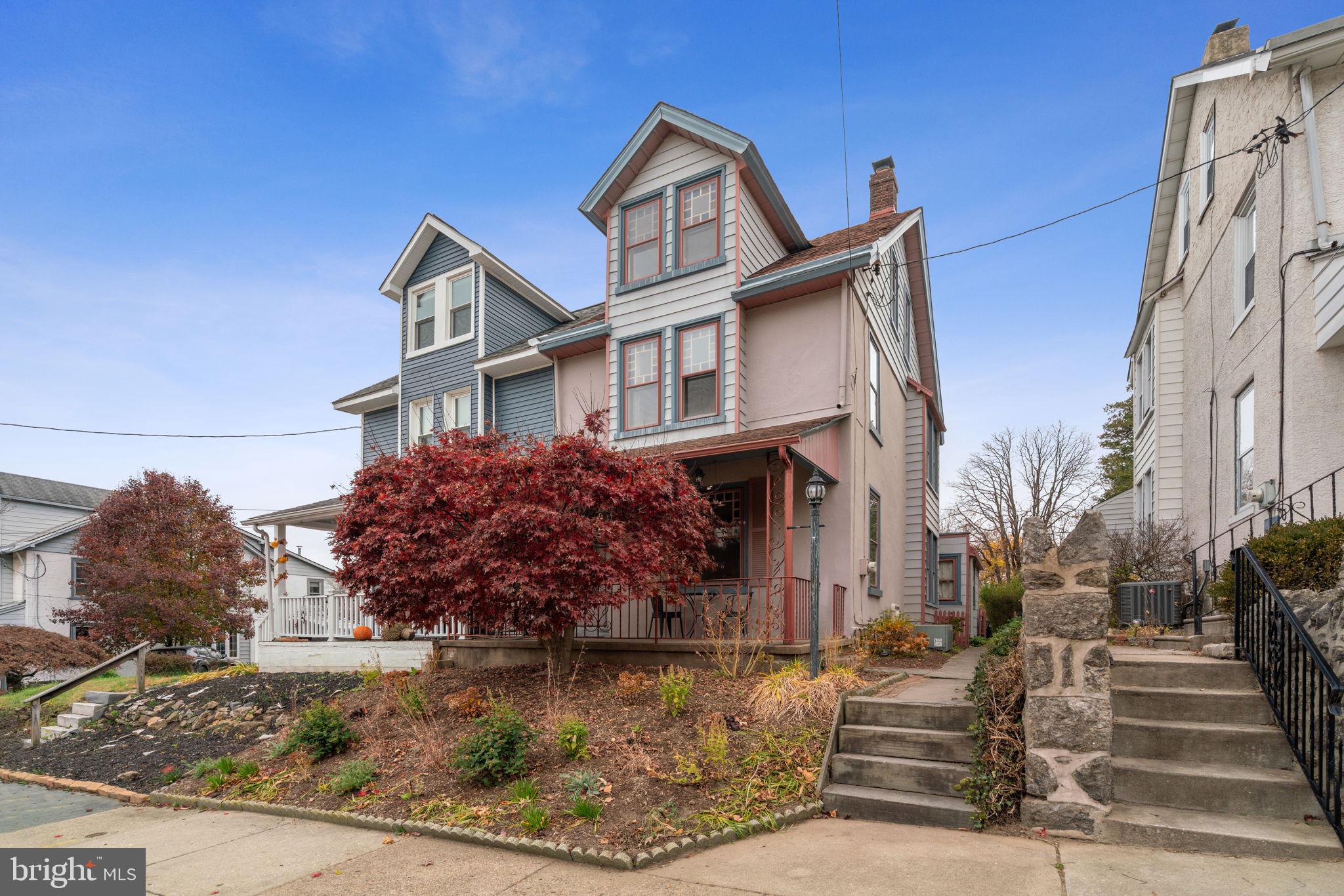 ROXBOROUGH - Residential