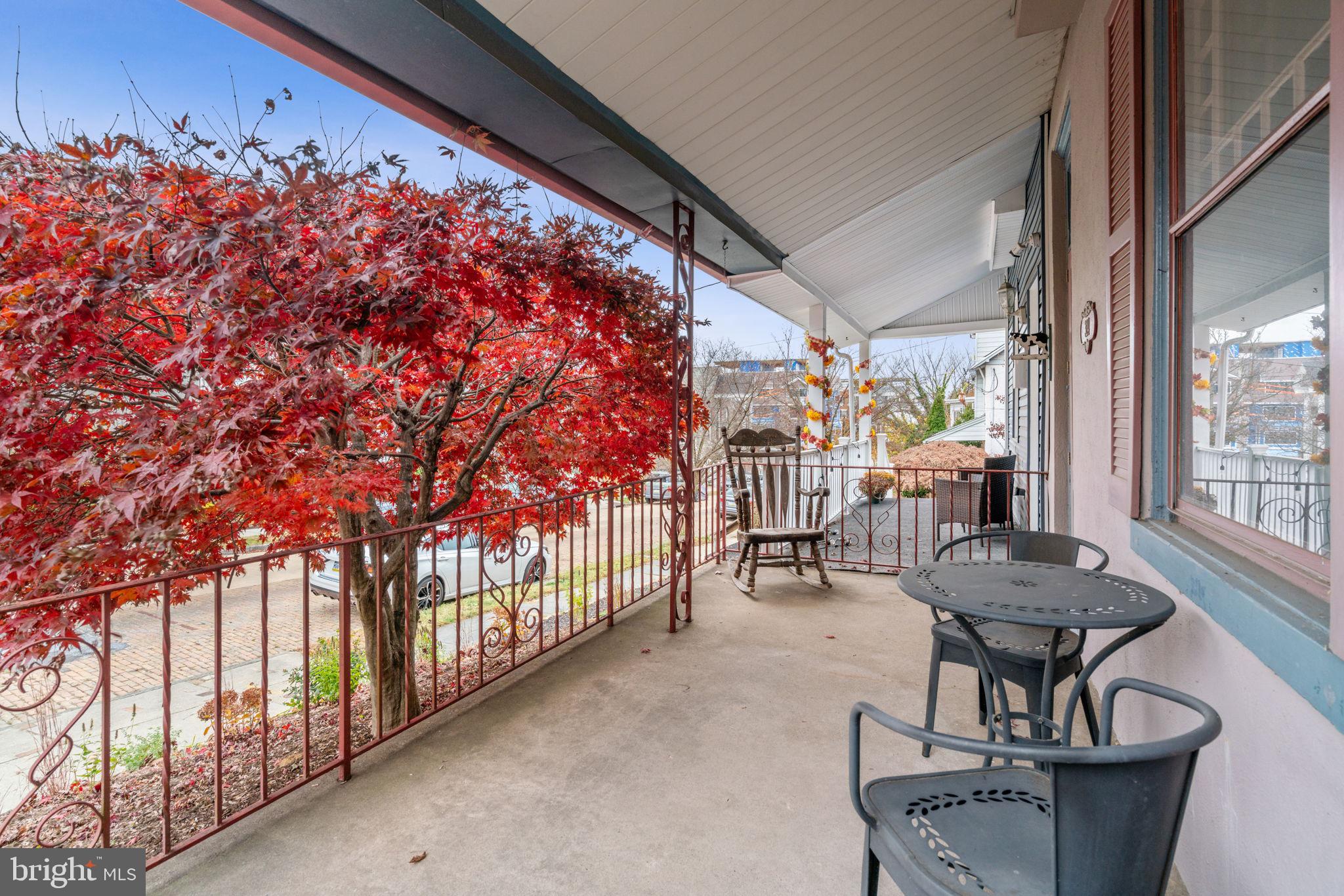 ROXBOROUGH - Residential