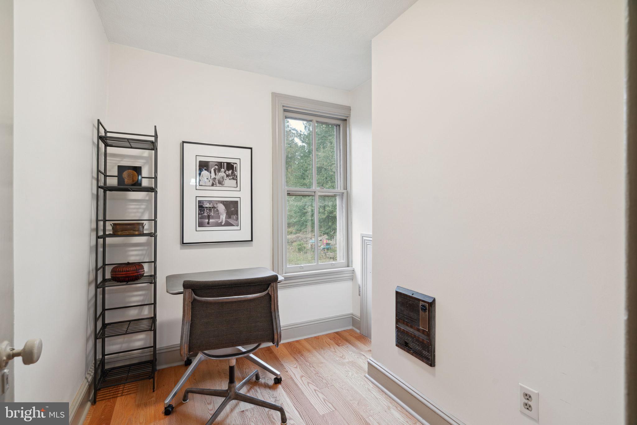 ROXBOROUGH - Residential
