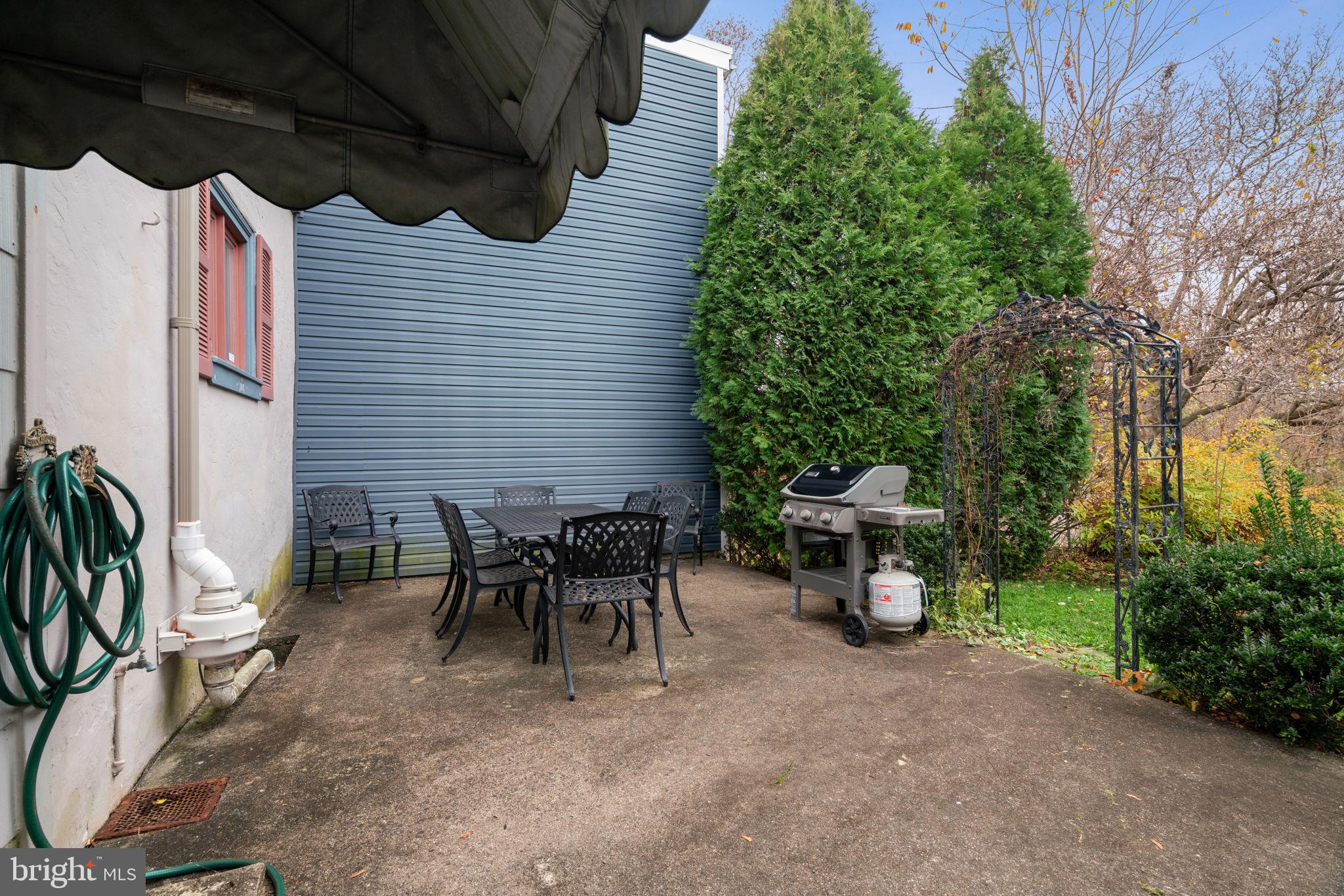 ROXBOROUGH - Residential