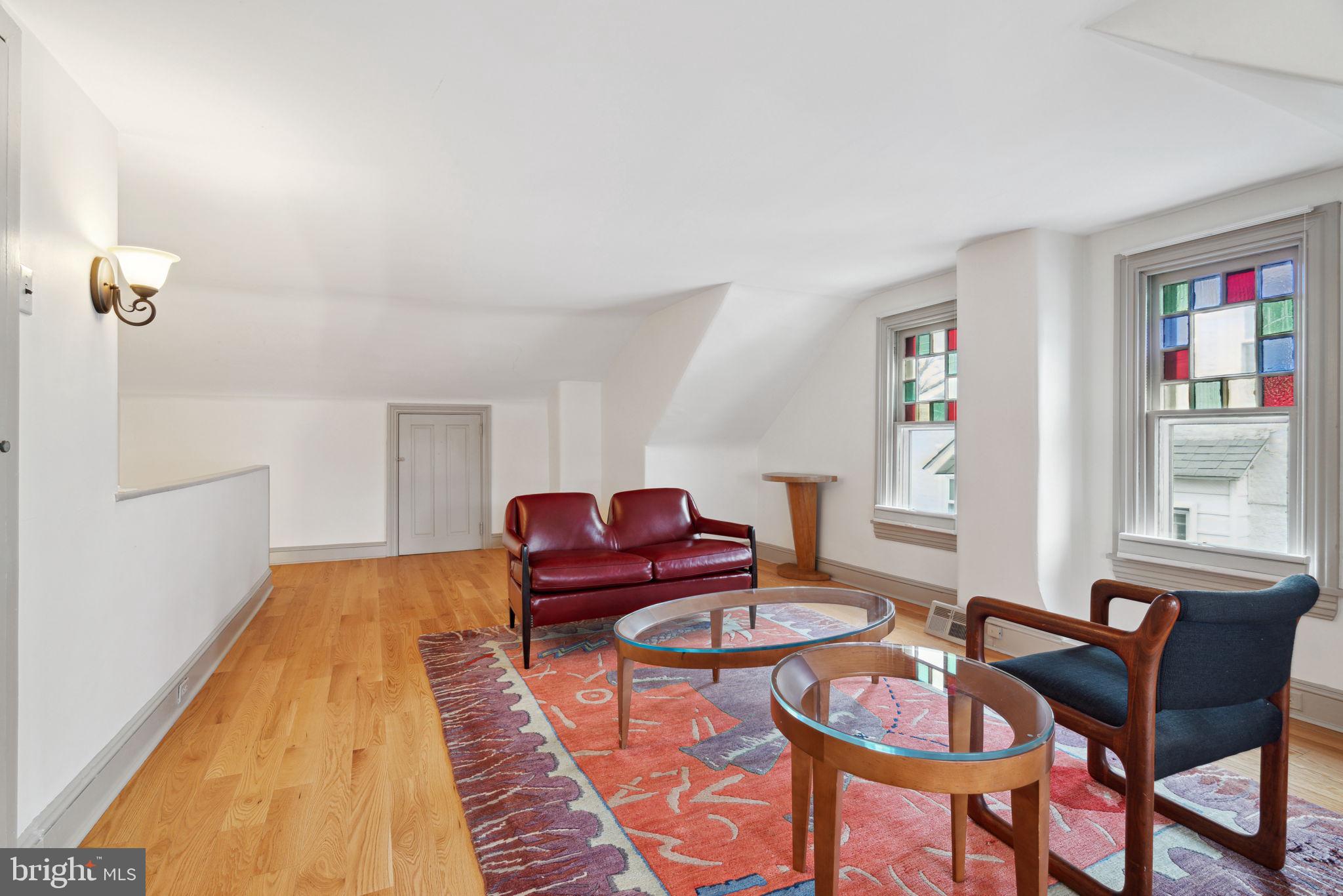 ROXBOROUGH - Residential