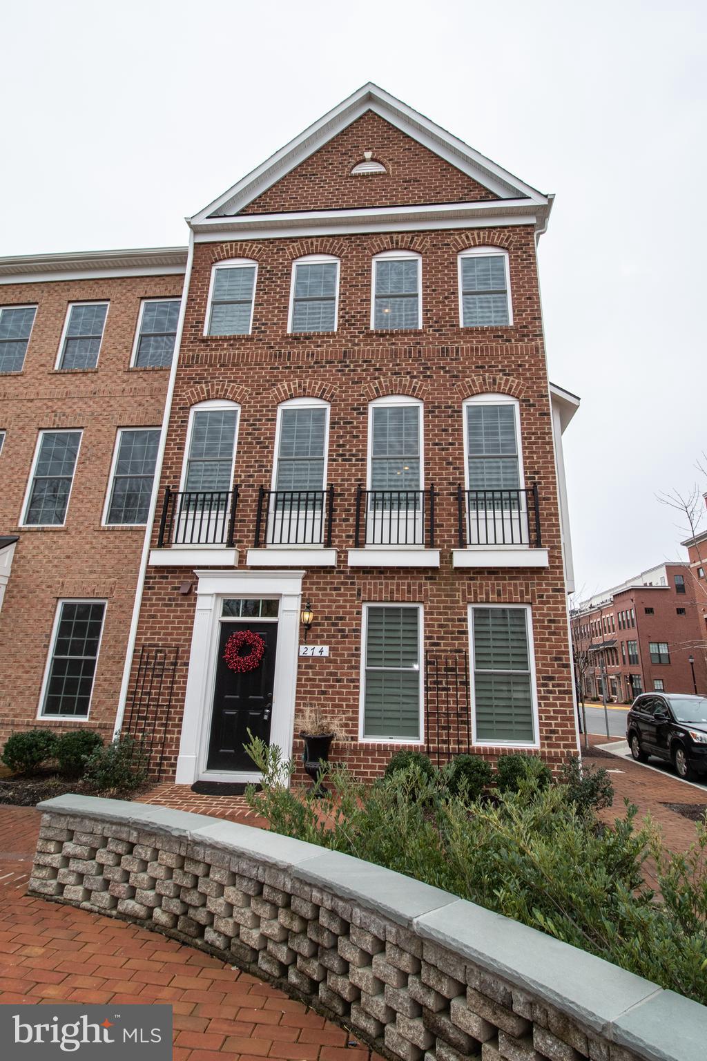 CRESCENT PLACE - Residential