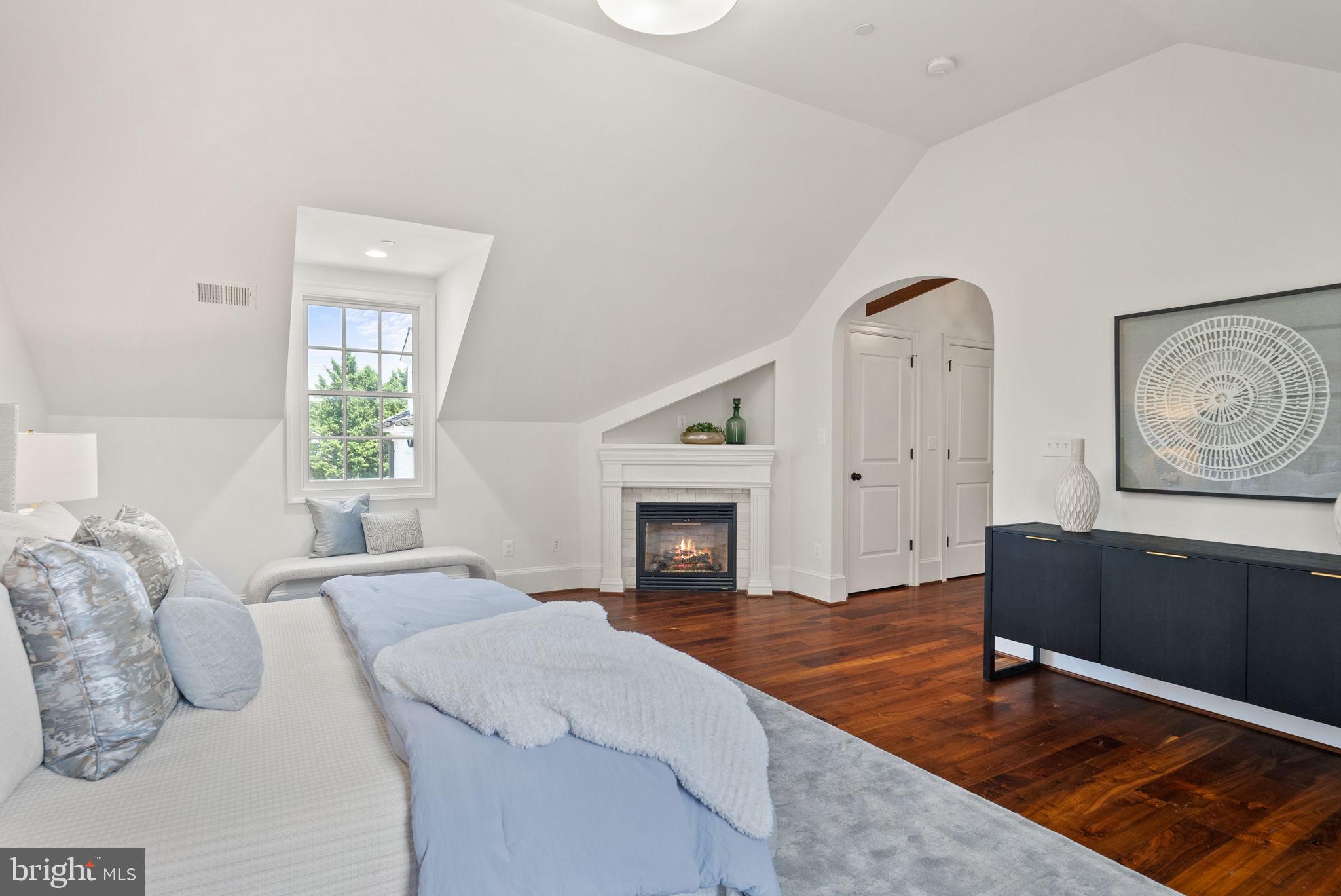 GENERAL WASHINGTON CLUB - Residential