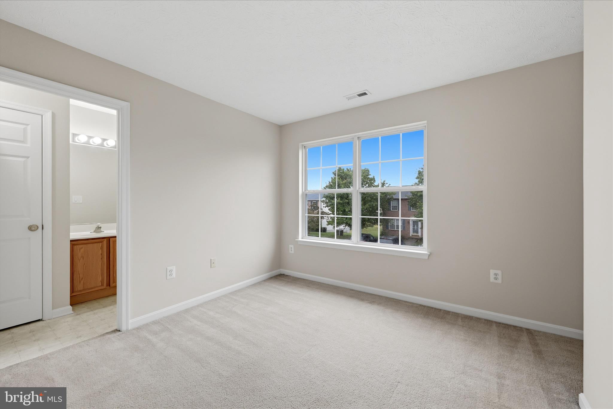 LAKEVIEW TOWNHOUSES - Residential