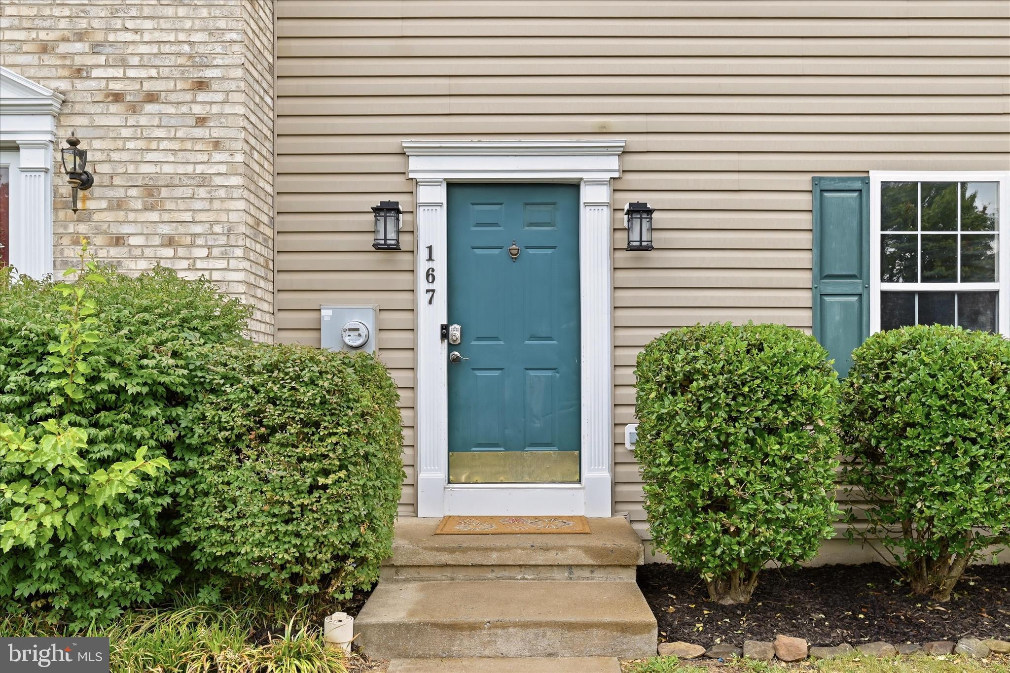 LAKEVIEW TOWNHOUSES - Residential