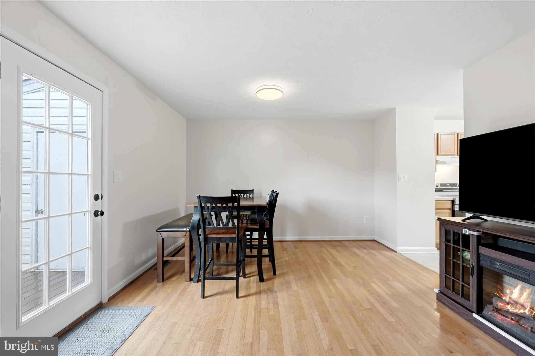 LAKEVIEW TOWNHOUSES - Residential