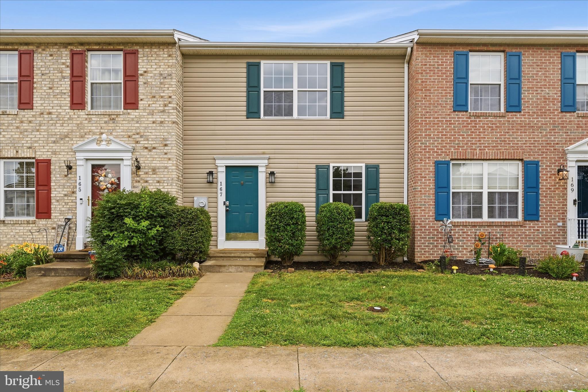 LAKEVIEW TOWNHOUSES - Residential