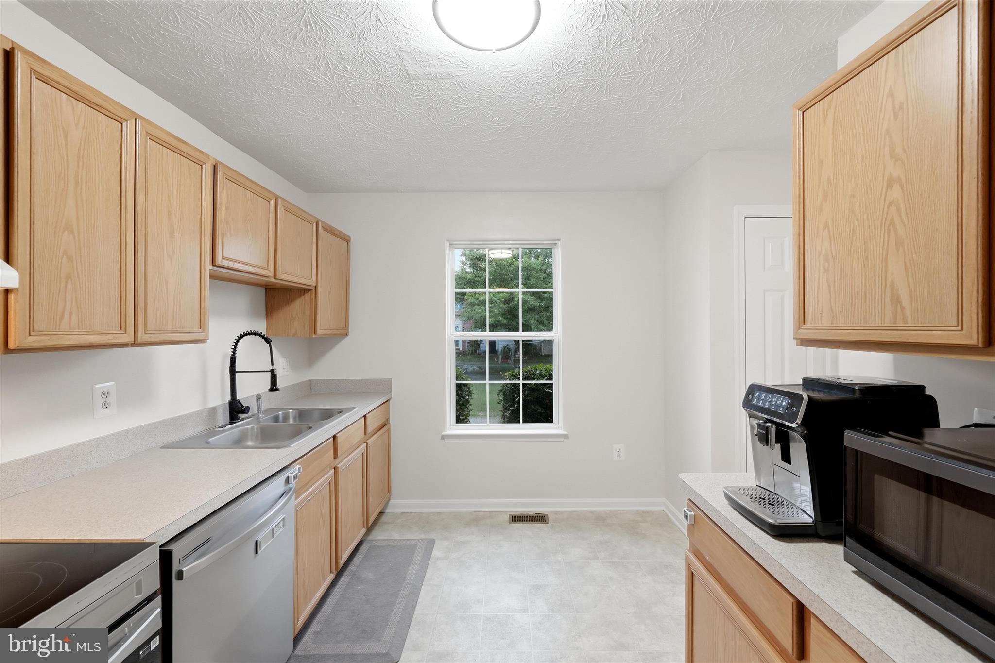 LAKEVIEW TOWNHOUSES - Residential