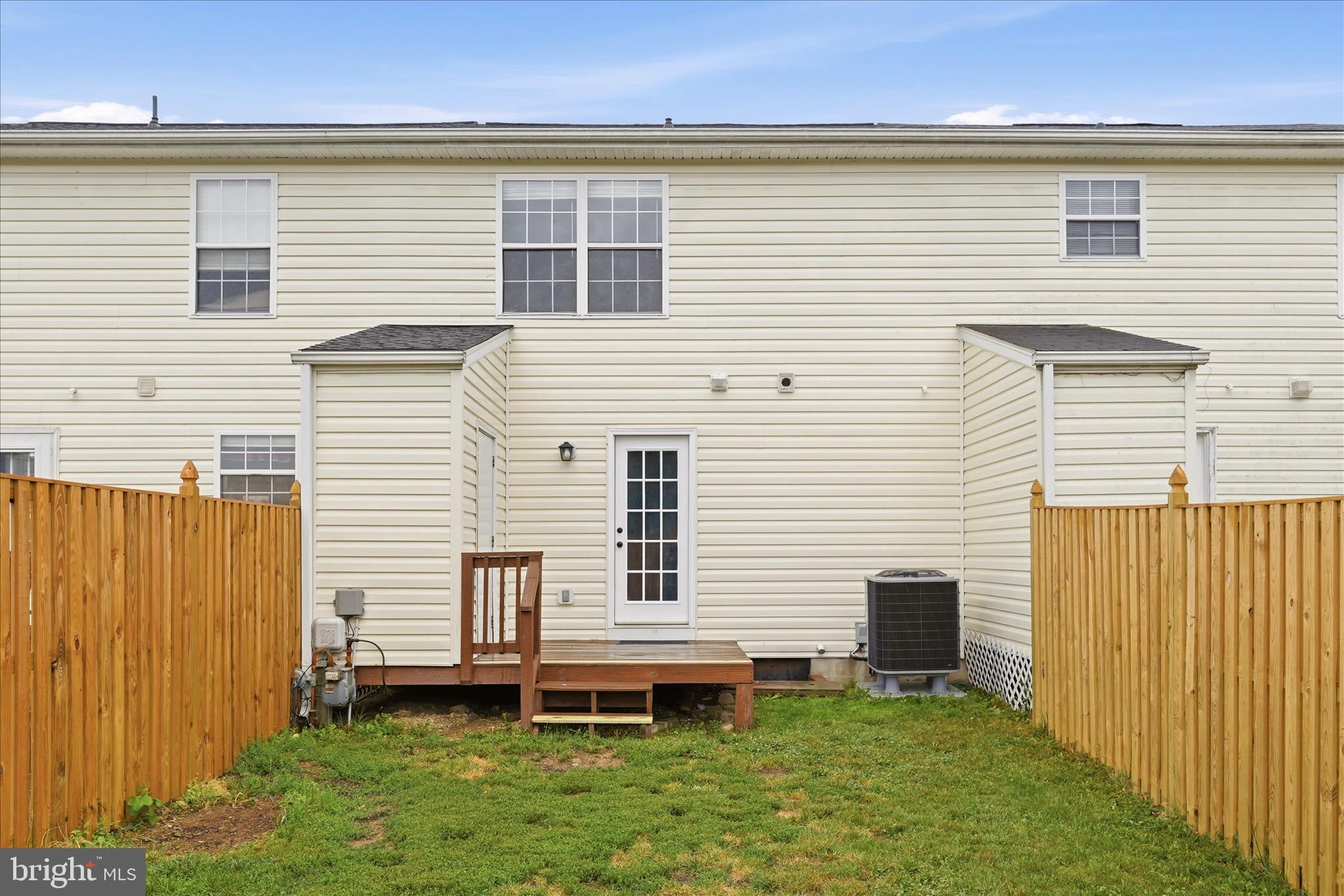 LAKEVIEW TOWNHOUSES - Residential