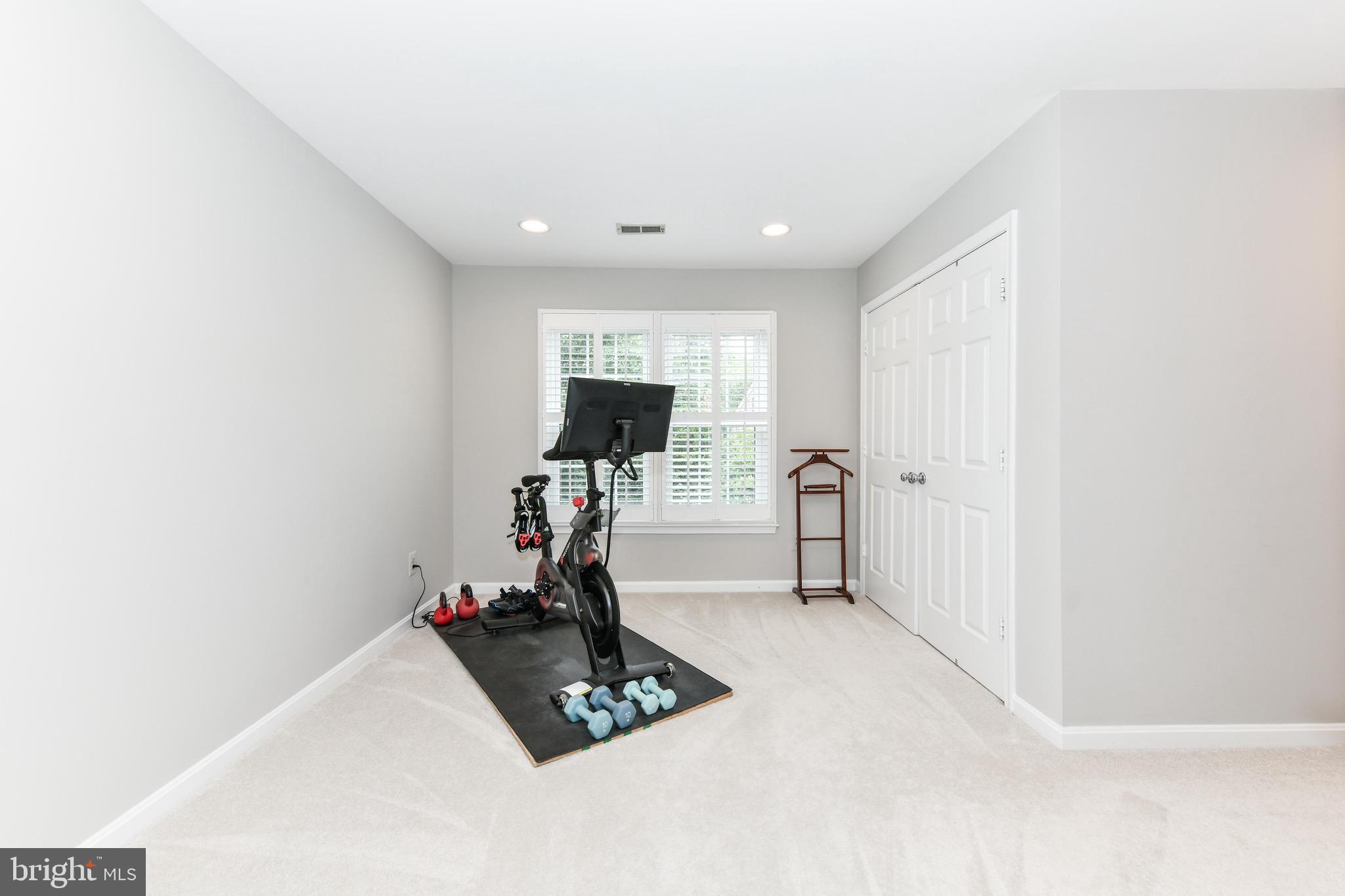ASHBURN FARM - Residential