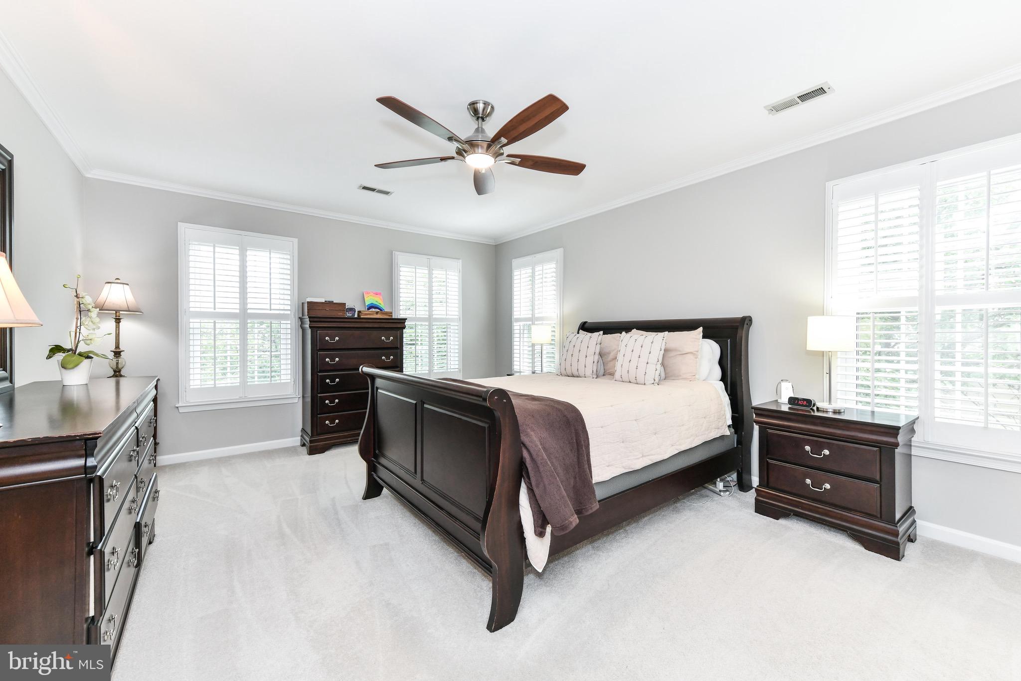 ASHBURN FARM - Residential