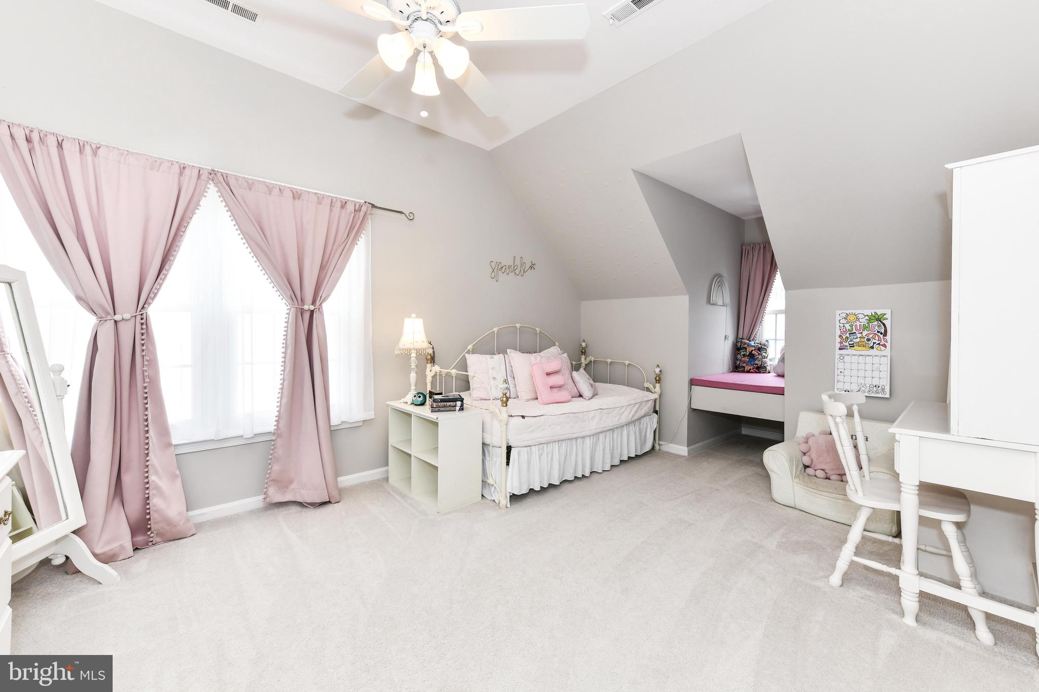 ASHBURN FARM - Residential