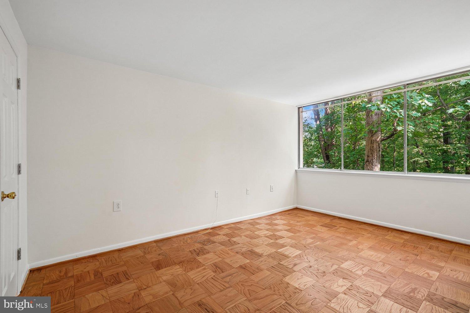 IVYMOUNT COURT - Residential