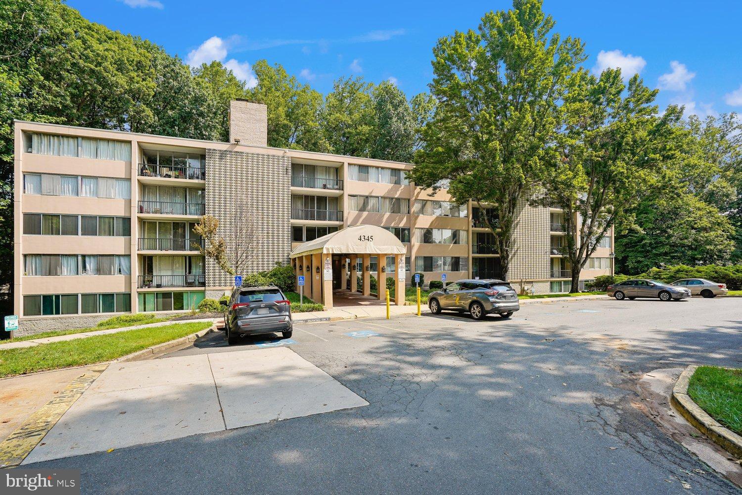 IVYMOUNT COURT - Residential