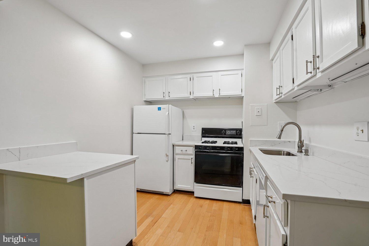 IVYMOUNT COURT - Residential