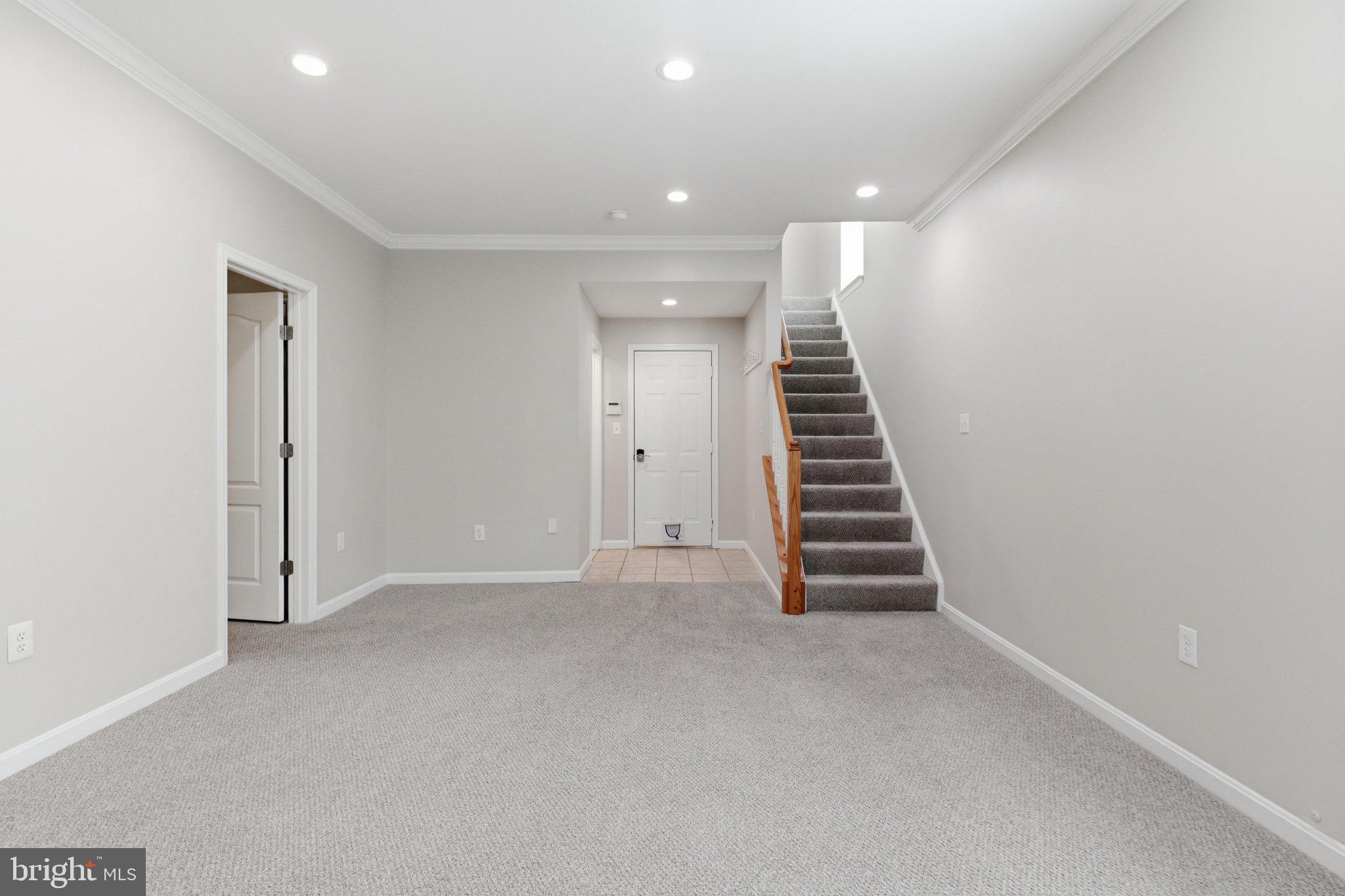 SQUIRREL HILL - Residential