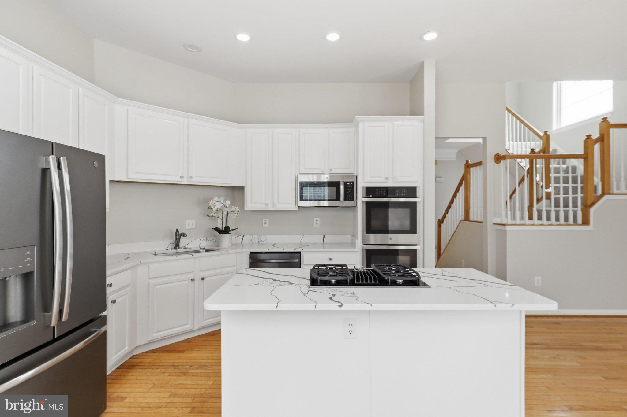 SQUIRREL HILL - Residential