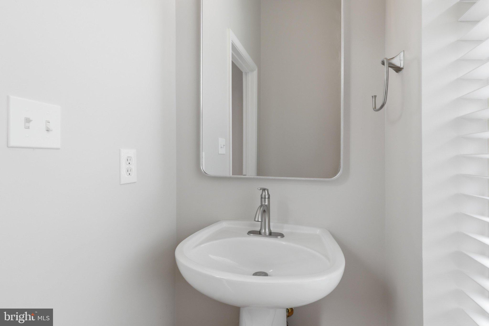 SQUIRREL HILL - Residential