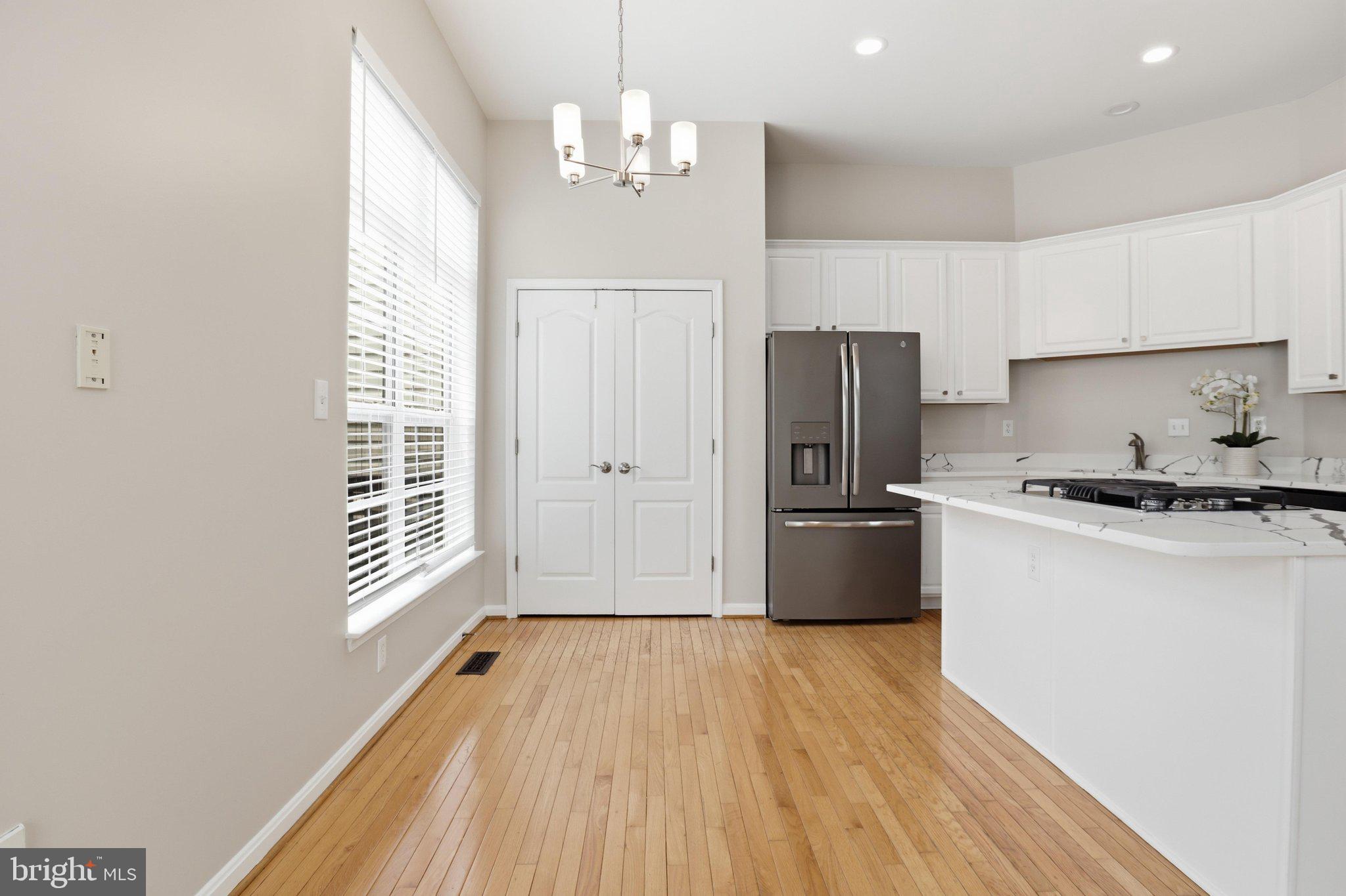 SQUIRREL HILL - Residential