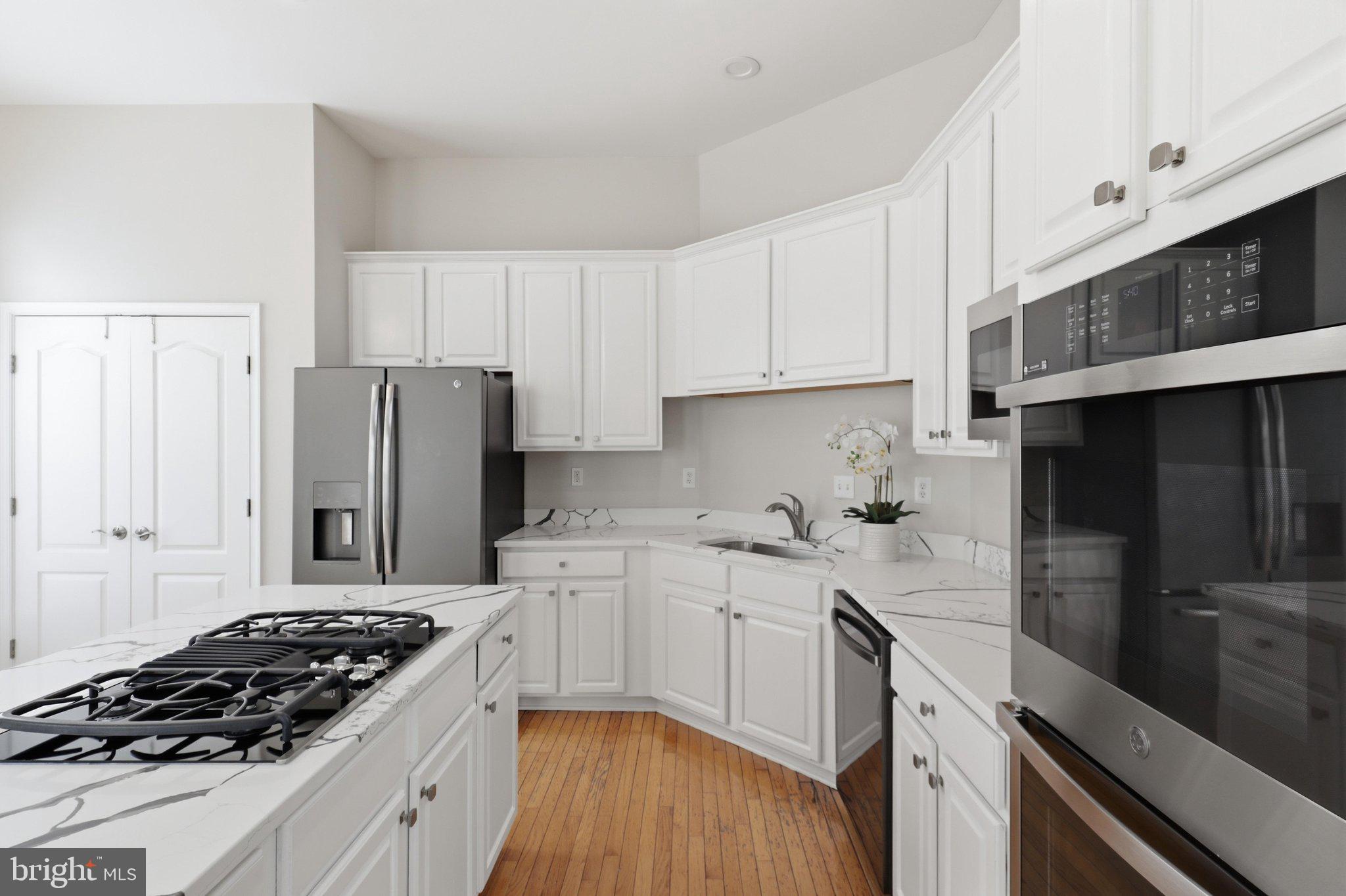 SQUIRREL HILL - Residential