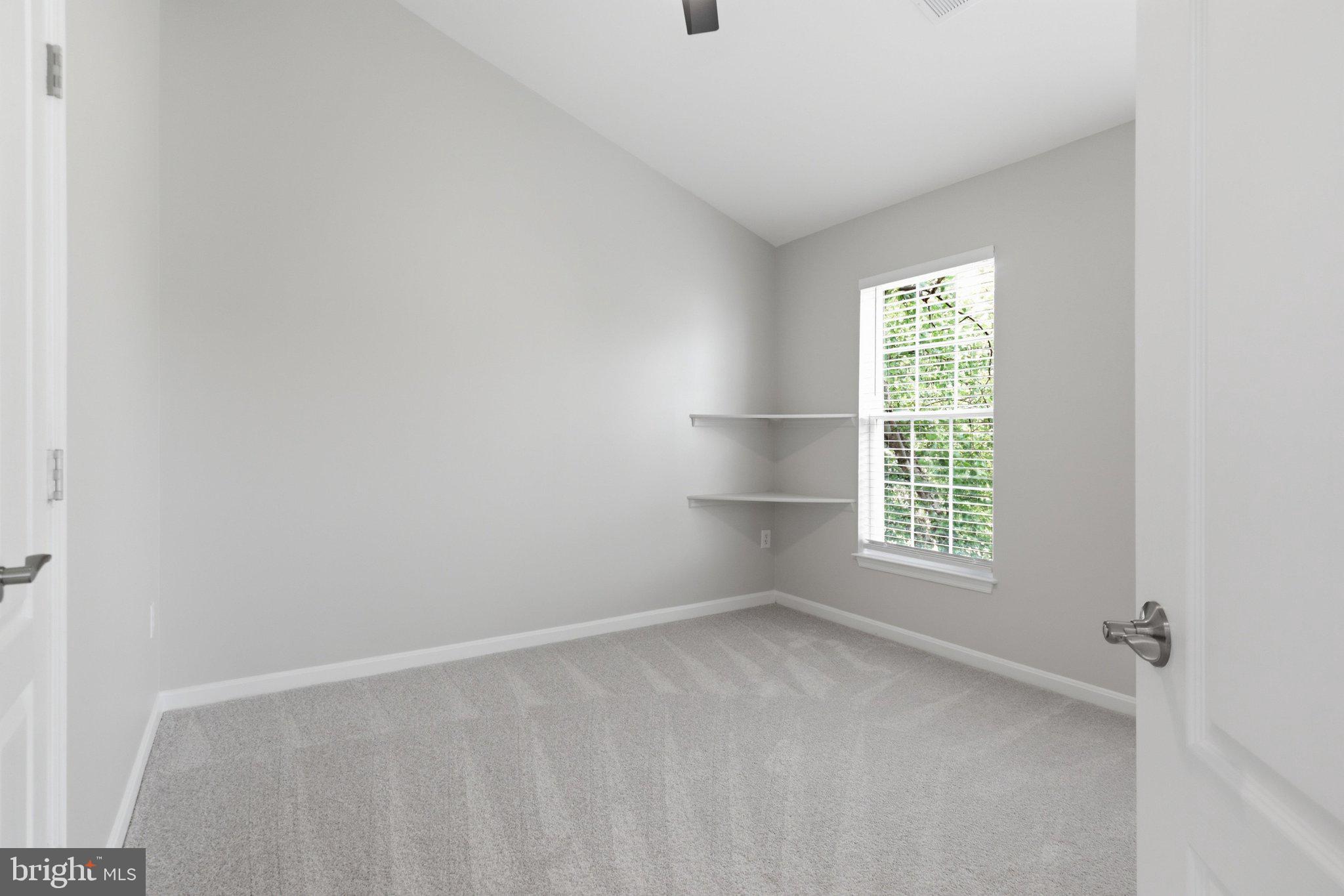 SQUIRREL HILL - Residential