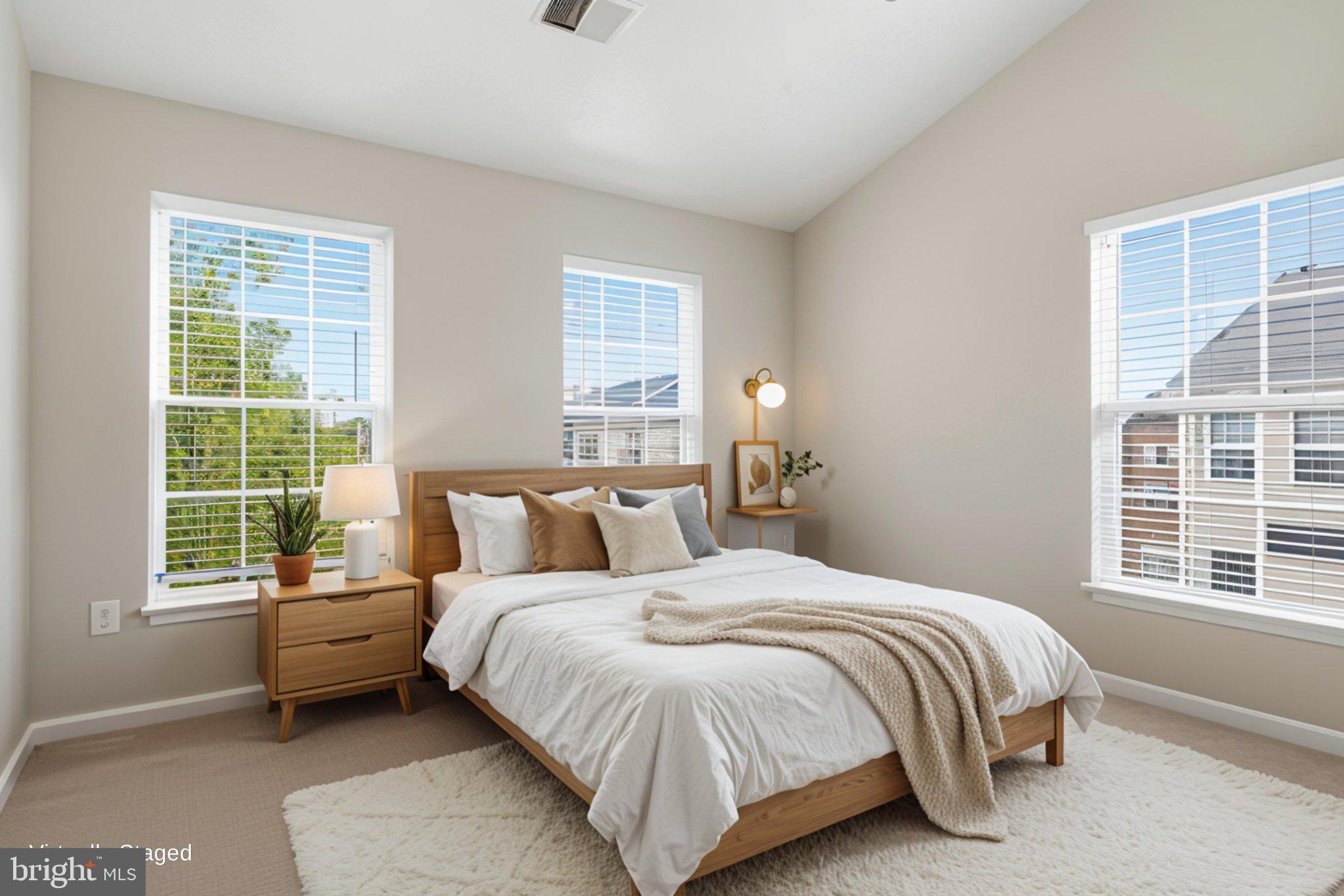 SQUIRREL HILL - Residential