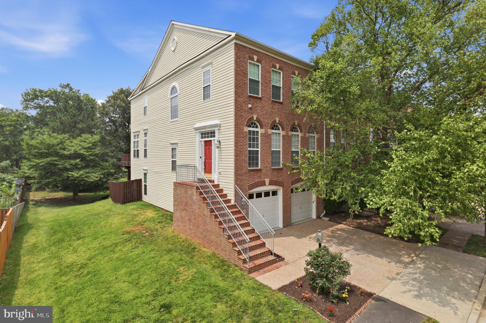 SQUIRREL HILL - Residential