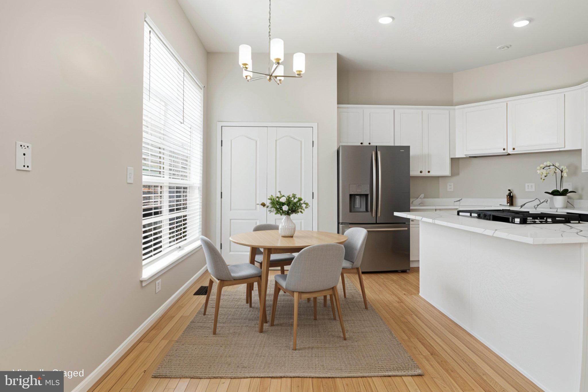 SQUIRREL HILL - Residential