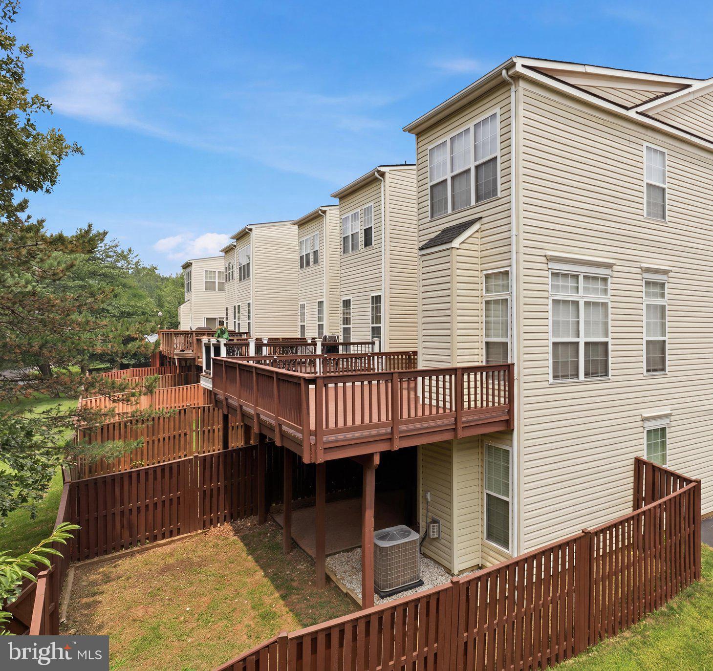 SQUIRREL HILL - Residential