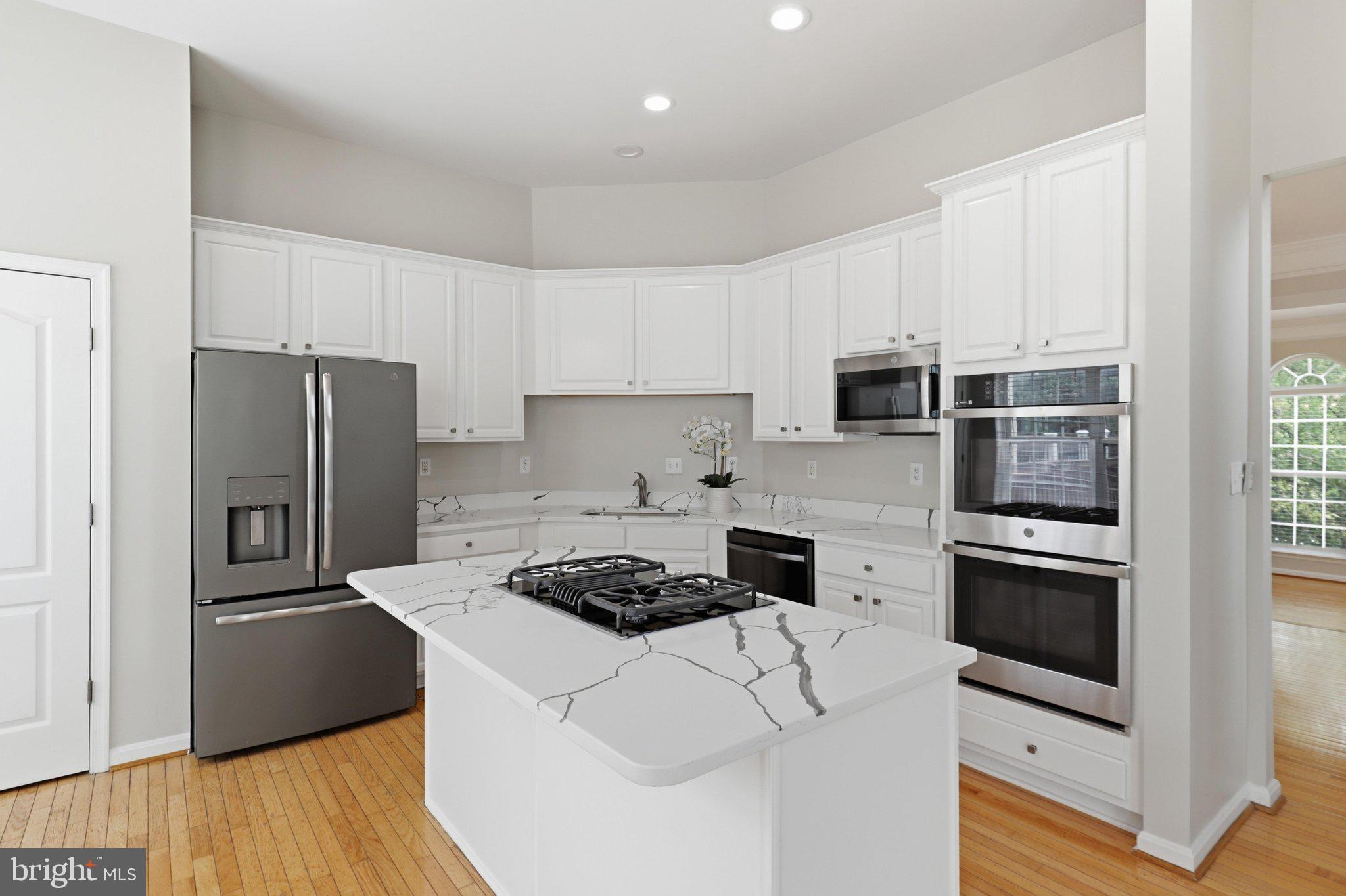 SQUIRREL HILL - Residential