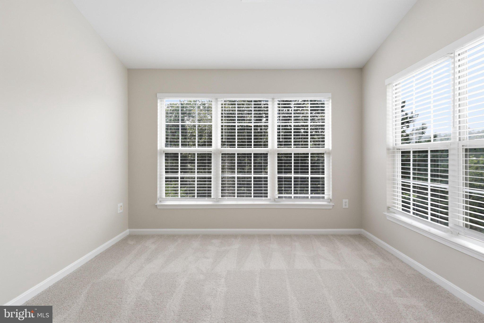 SQUIRREL HILL - Residential