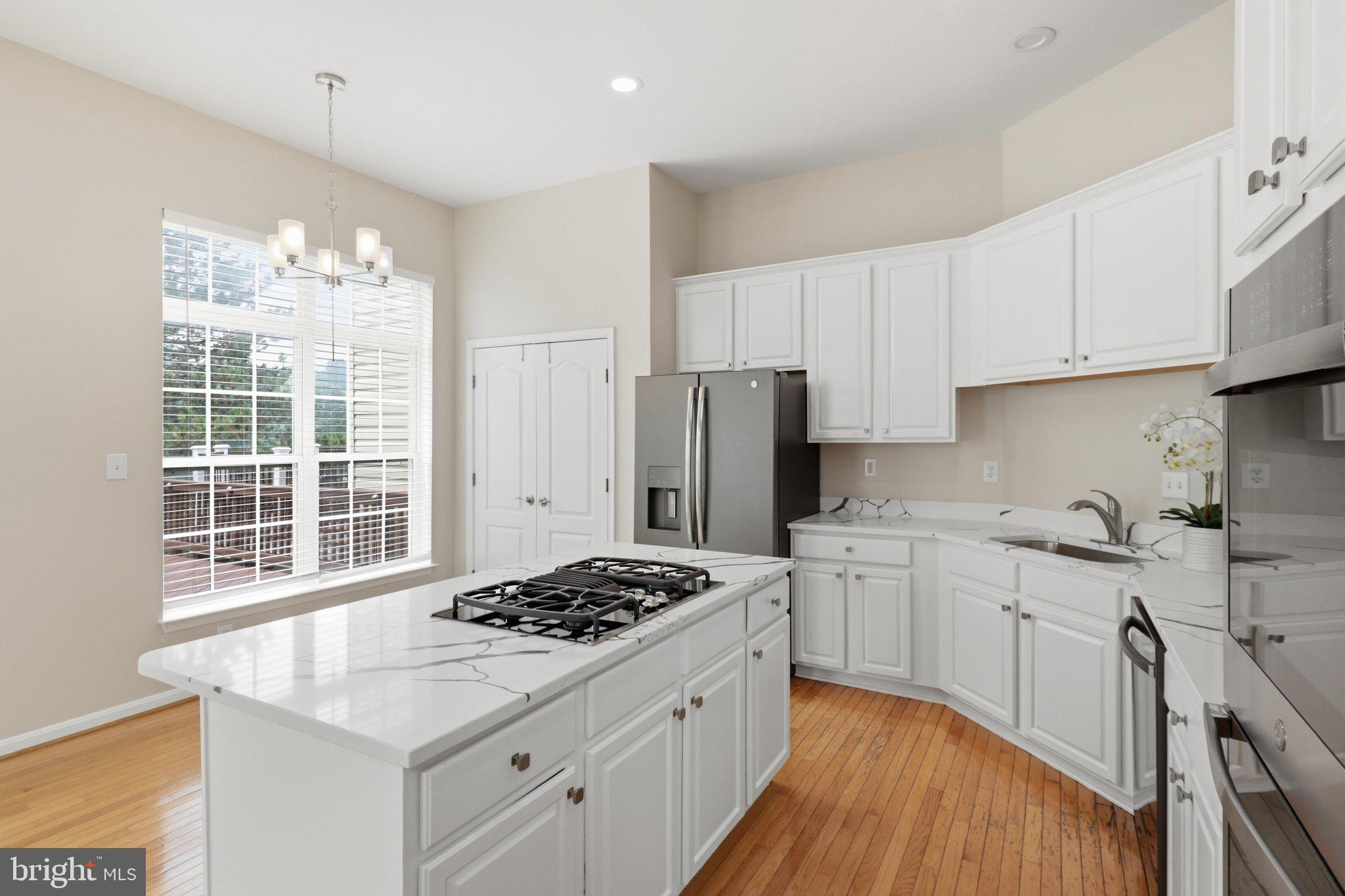 SQUIRREL HILL - Residential