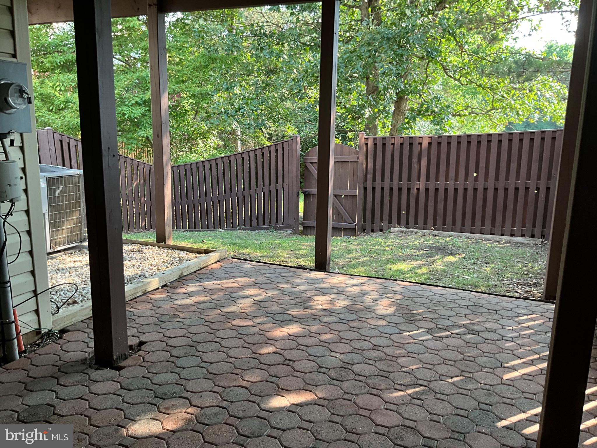 SQUIRREL HILL - Residential